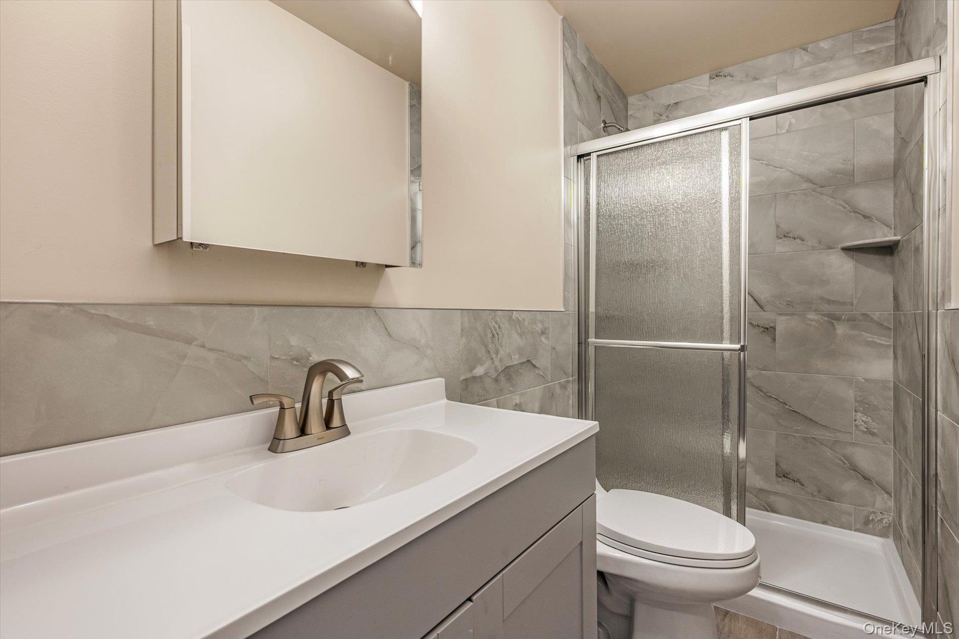 #12 photo, 36 N 15th Street, सफ़ोक काउंटी Wheatley Heights , NY 11798