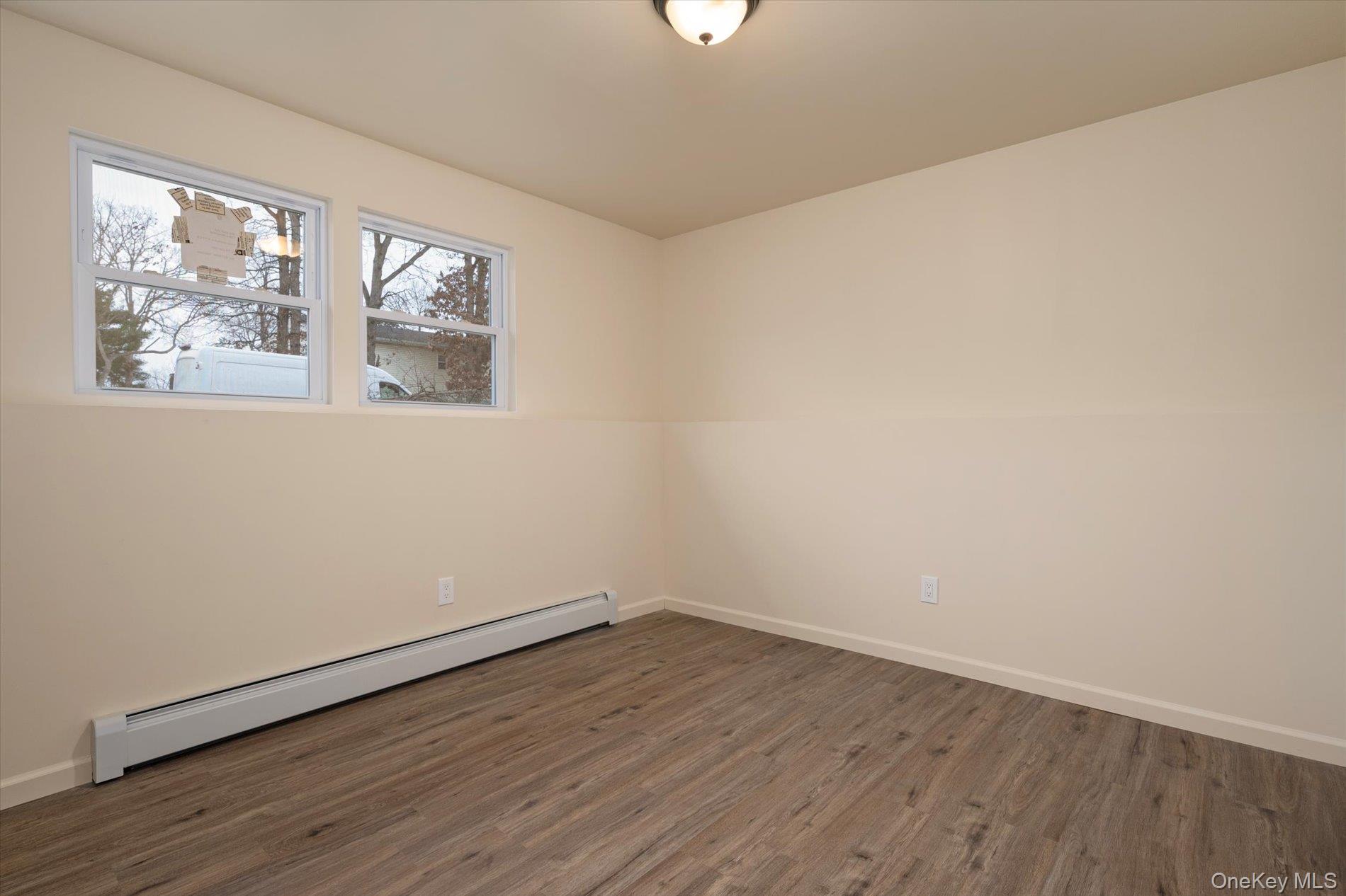 #14 photo, 36 N 15th Street, सफ़ोक काउंटी Wheatley Heights , NY 11798