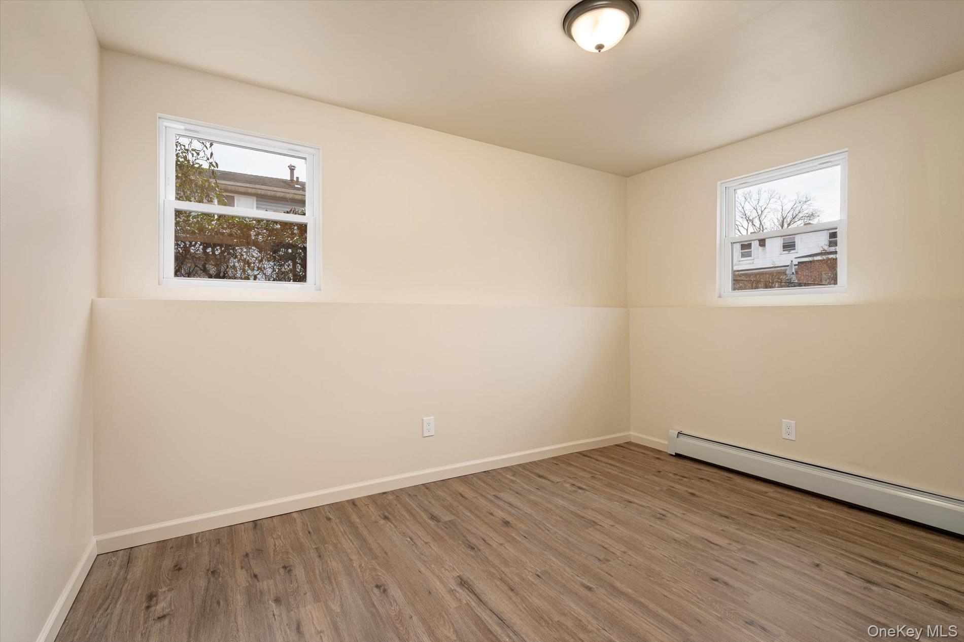 #15 photo, 36 N 15th Street, सफ़ोक काउंटी Wheatley Heights , NY 11798