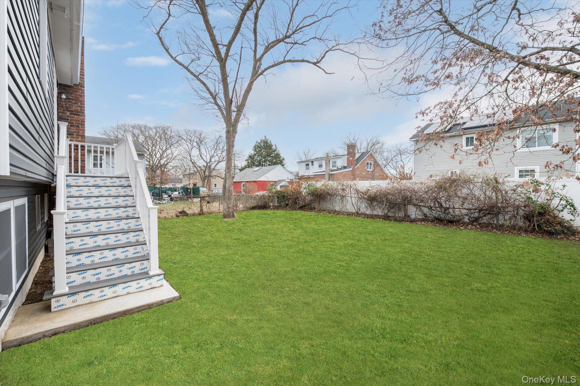 #20 photo, 36 N 15th Street, सफ़ोक काउंटी Wheatley Heights , NY 11798