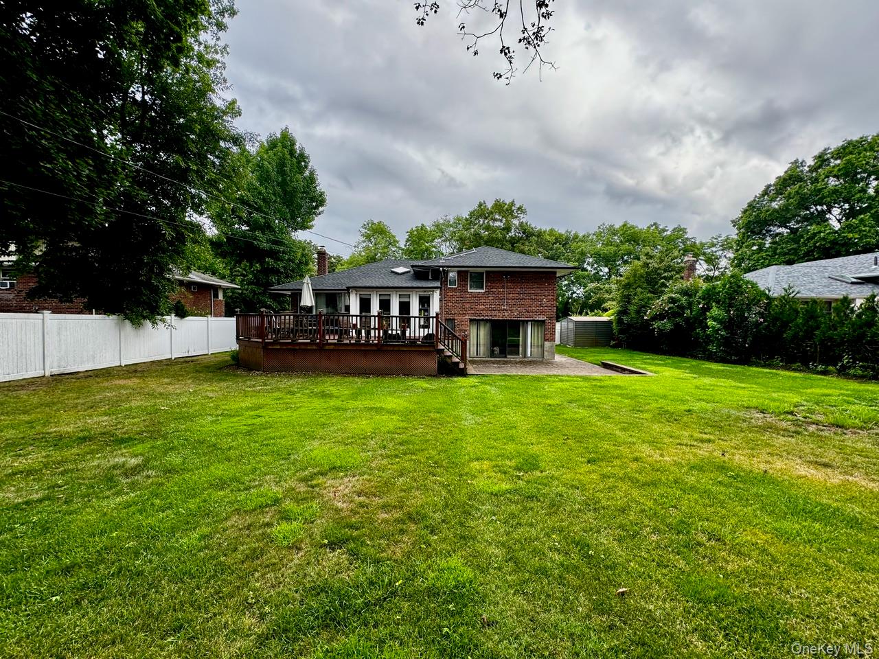 #17 photo, 26 Canterbury Road, Woodbury , NY 11797