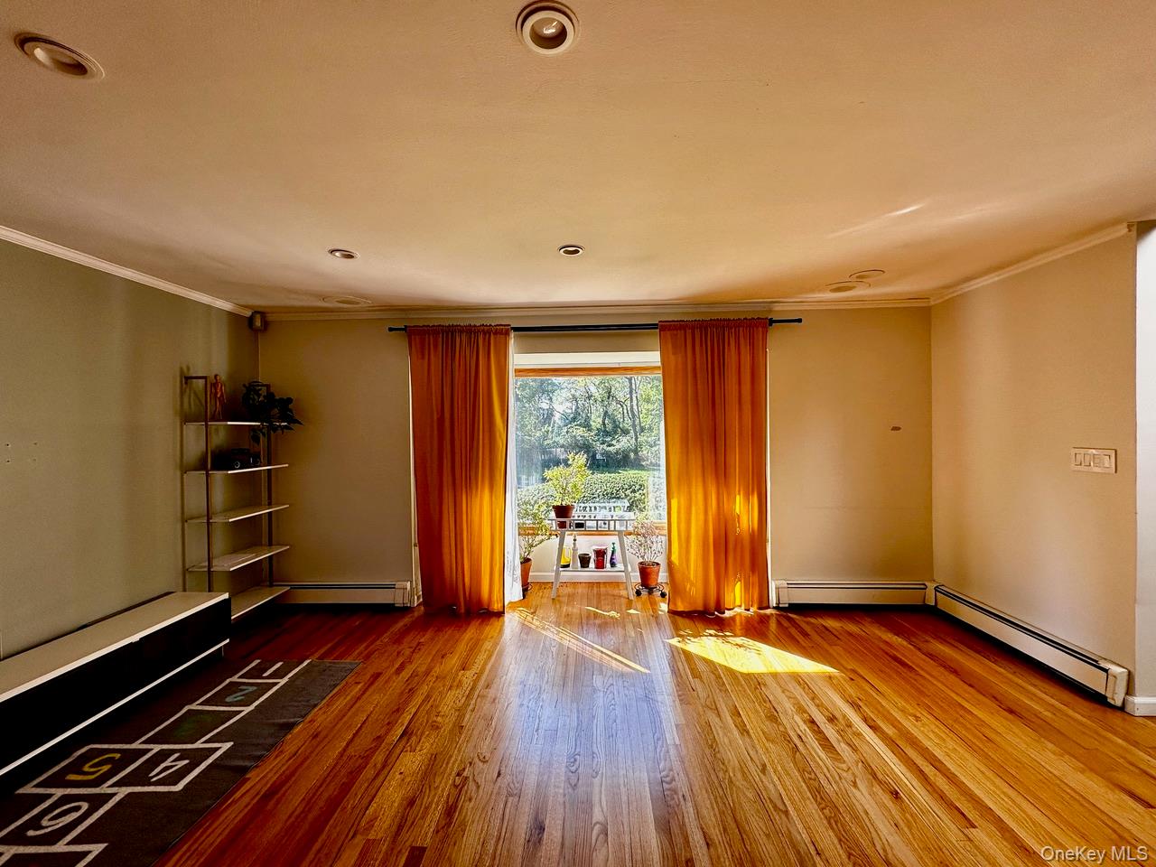 #3 photo, 26 Canterbury Road, Woodbury , NY 11797