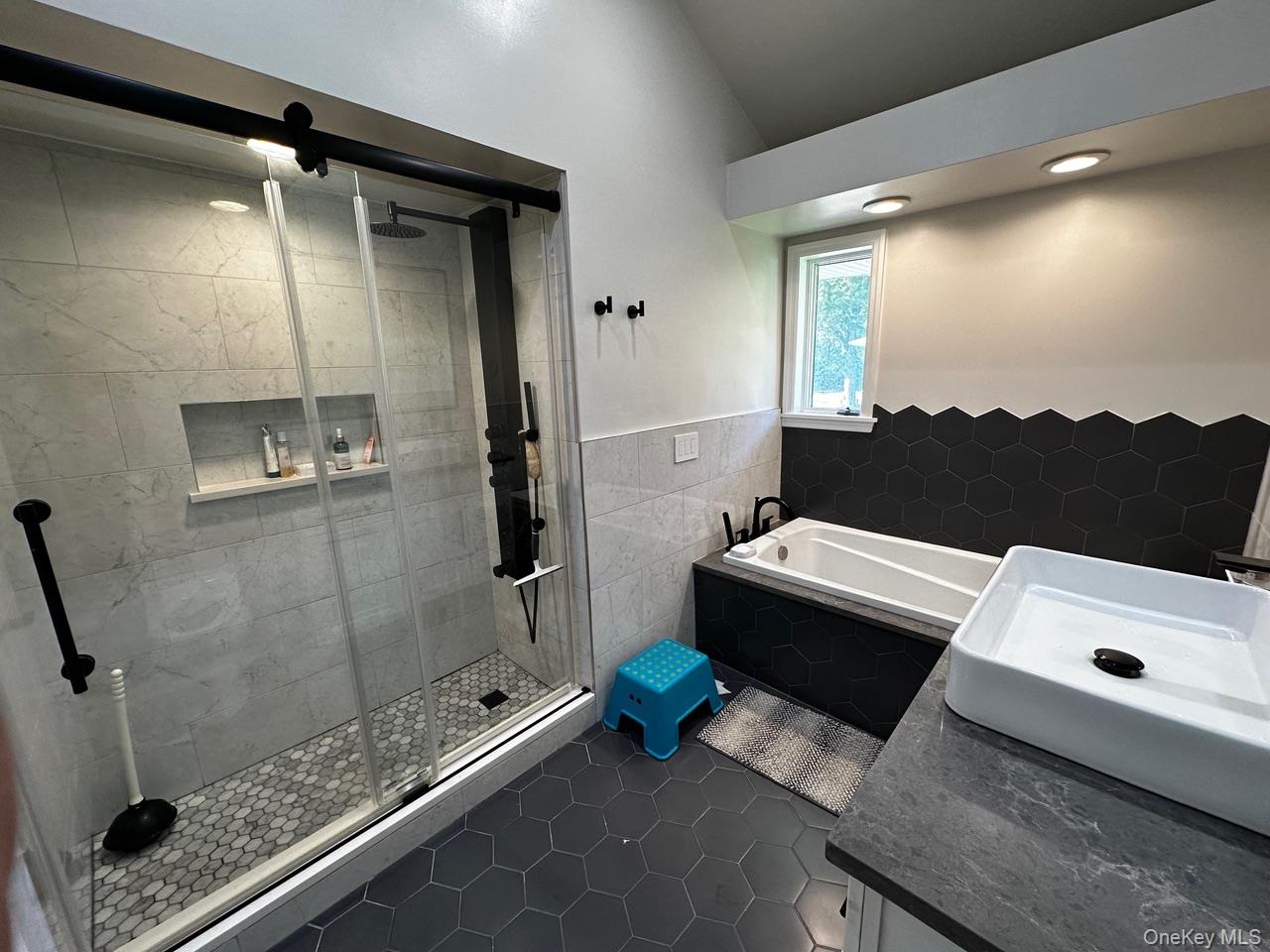 #7 photo, 26 Canterbury Road, Woodbury , NY 11797