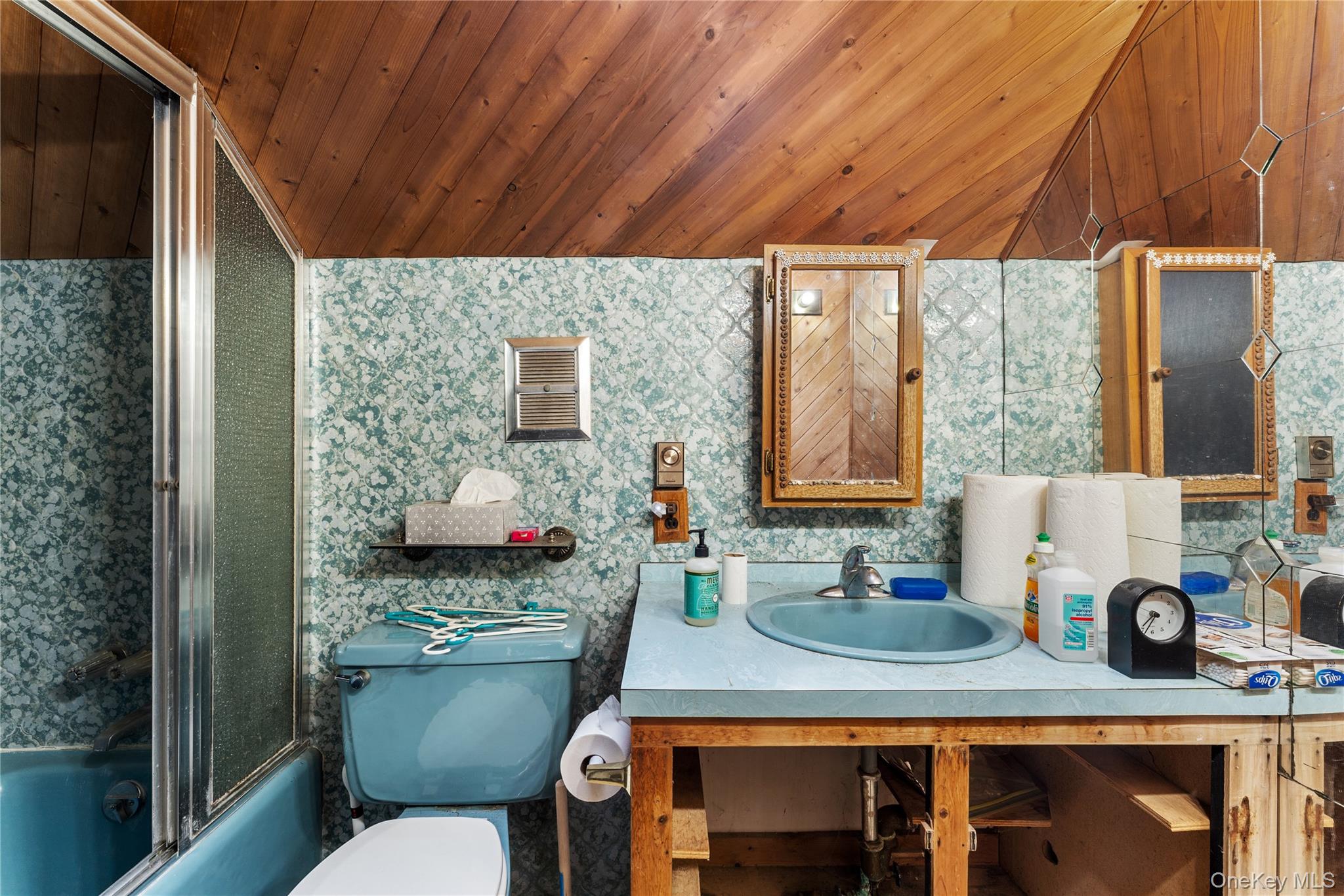 #17 photo, 160 Lanier Place, Westbury , NY 11590