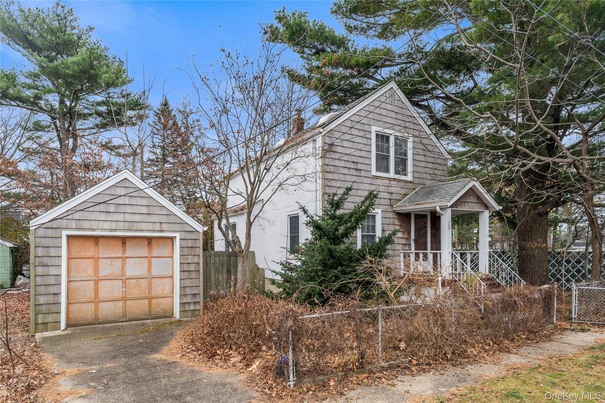 #2 photo, 160 Lanier Place, Westbury , NY 11590