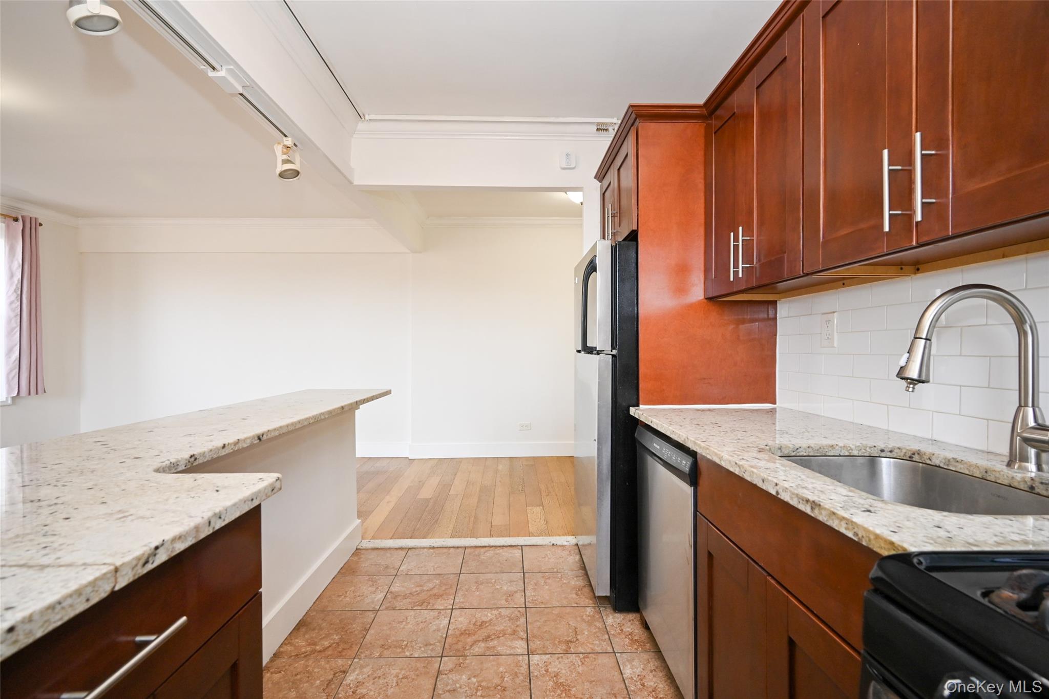 #4 photo, 150-40 71 avenue, কুইন্‌স Flushing , NY 11367