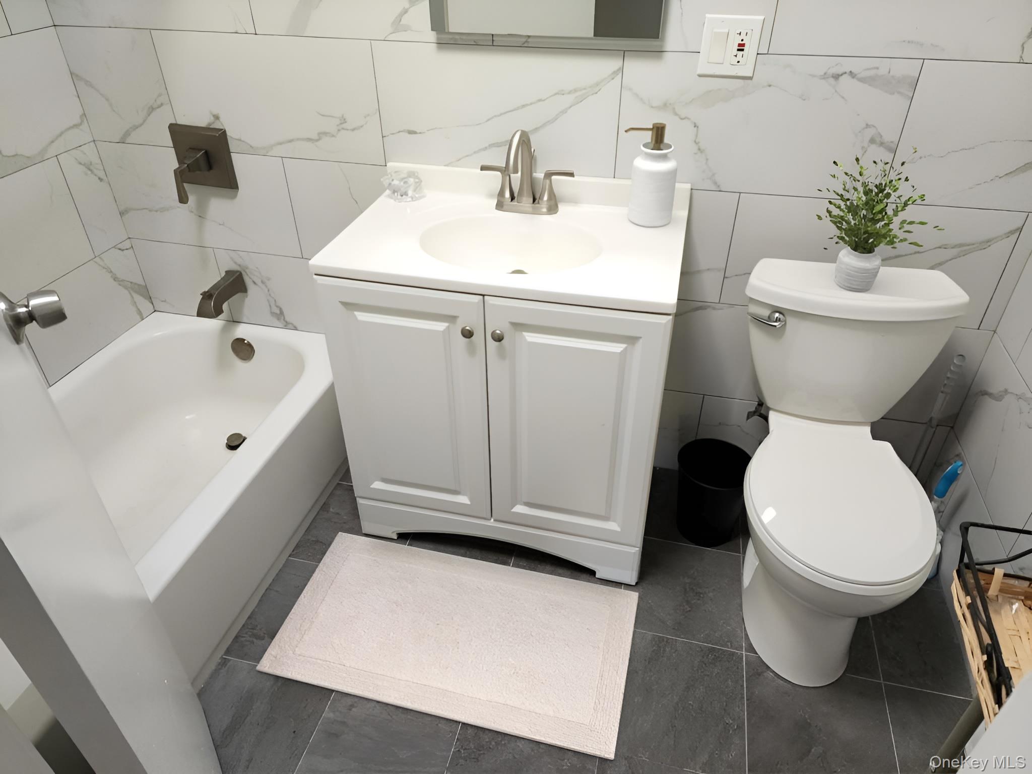 #12 photo, 45-01 Ditmars Boulevard, Astoria , NY 11105