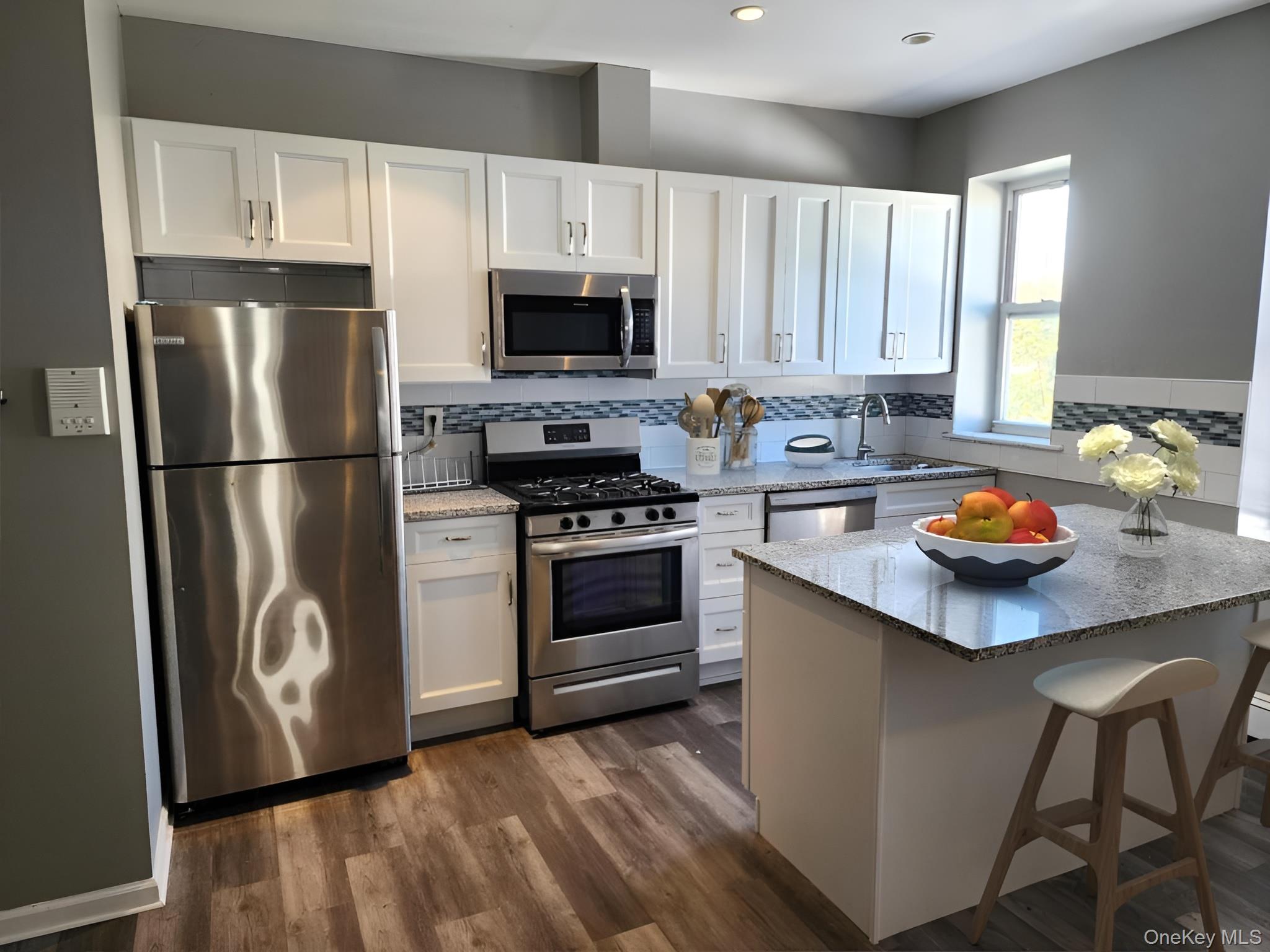 #6 photo, 45-01 Ditmars Boulevard, Astoria , NY 11105