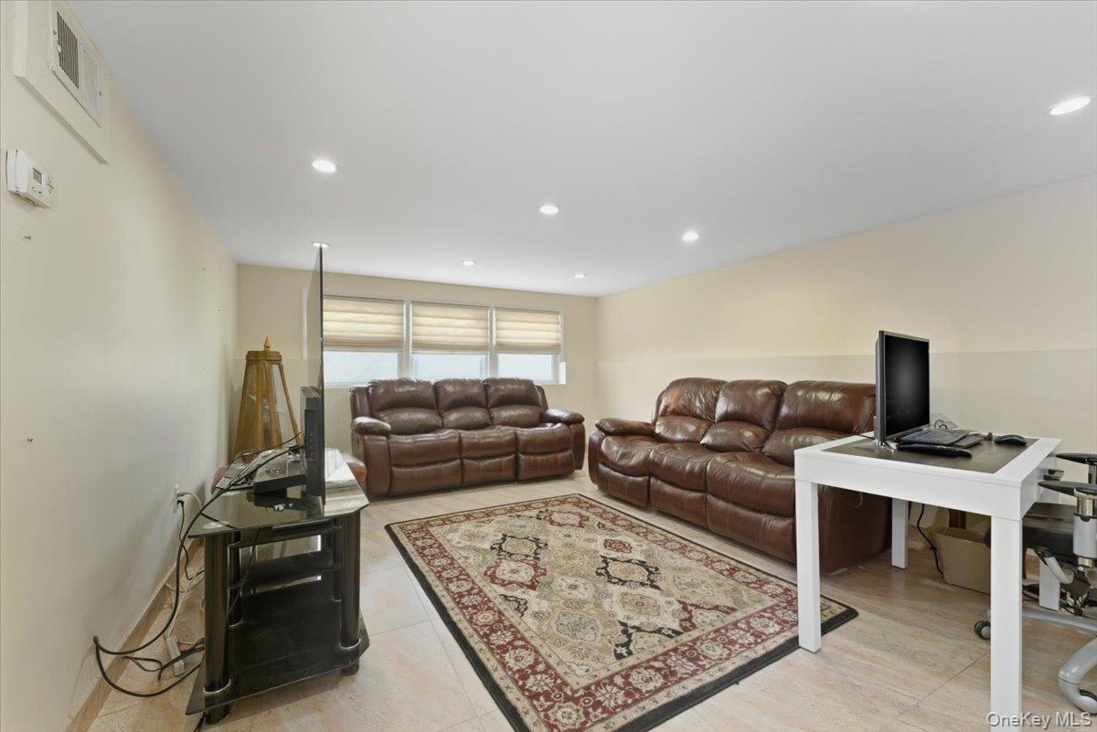 #12 photo, 504 Cedarwood Drive, מחוז נסאו Cedarhurst , NY 11516