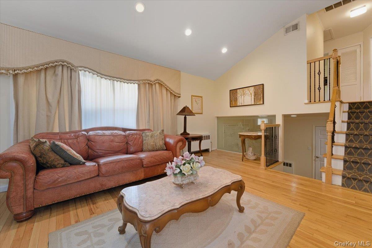 #5 photo, 504 Cedarwood Drive, מחוז נסאו Cedarhurst , NY 11516