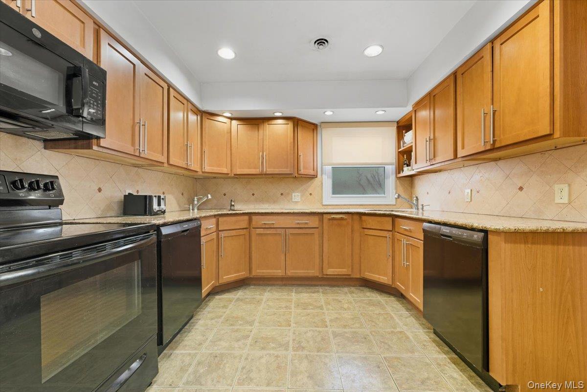 #9 photo, 504 Cedarwood Drive, מחוז נסאו Cedarhurst , NY 11516