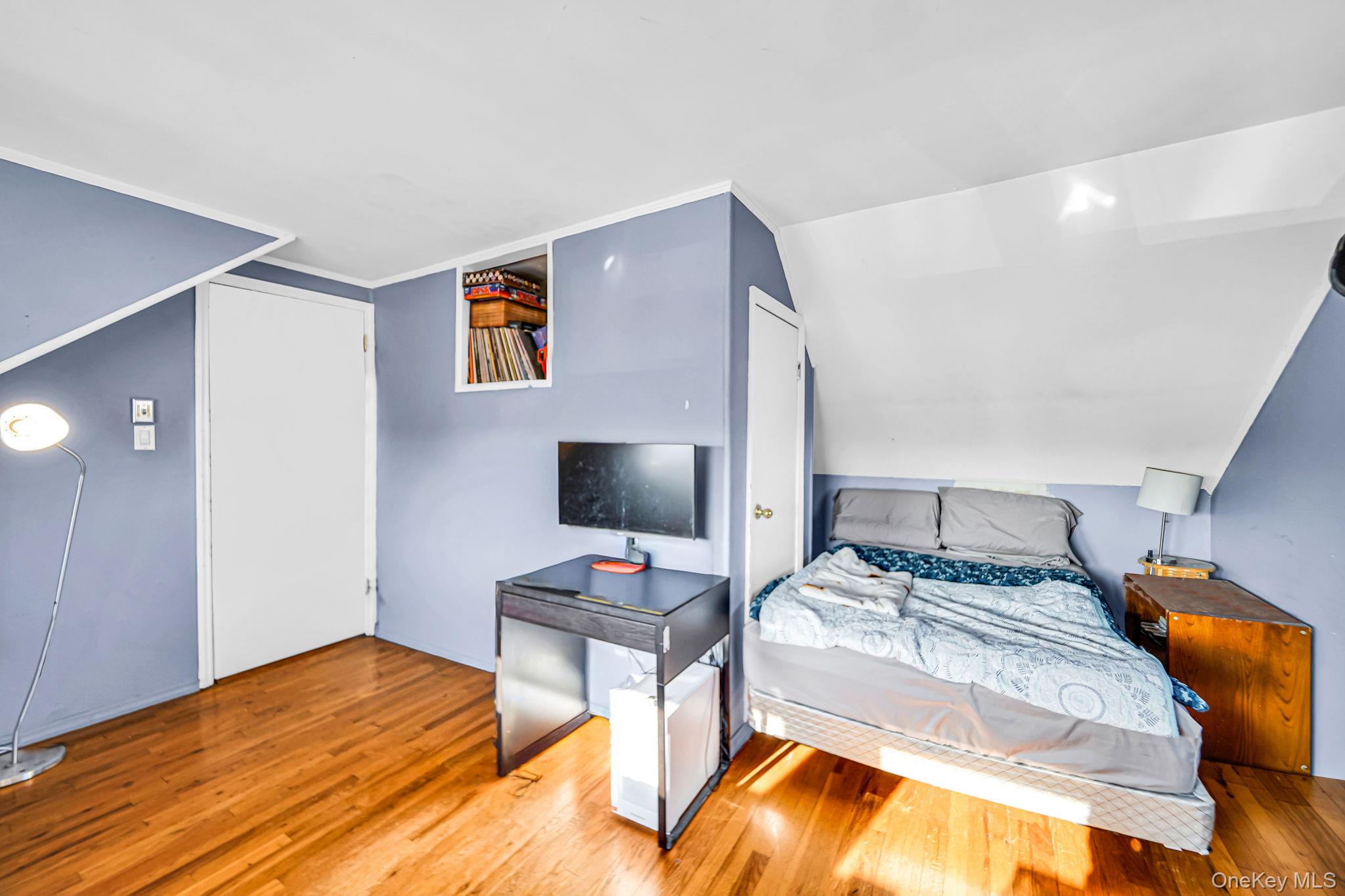 #11 photo, 386 33rd Street, Lindenhurst , NY 11757