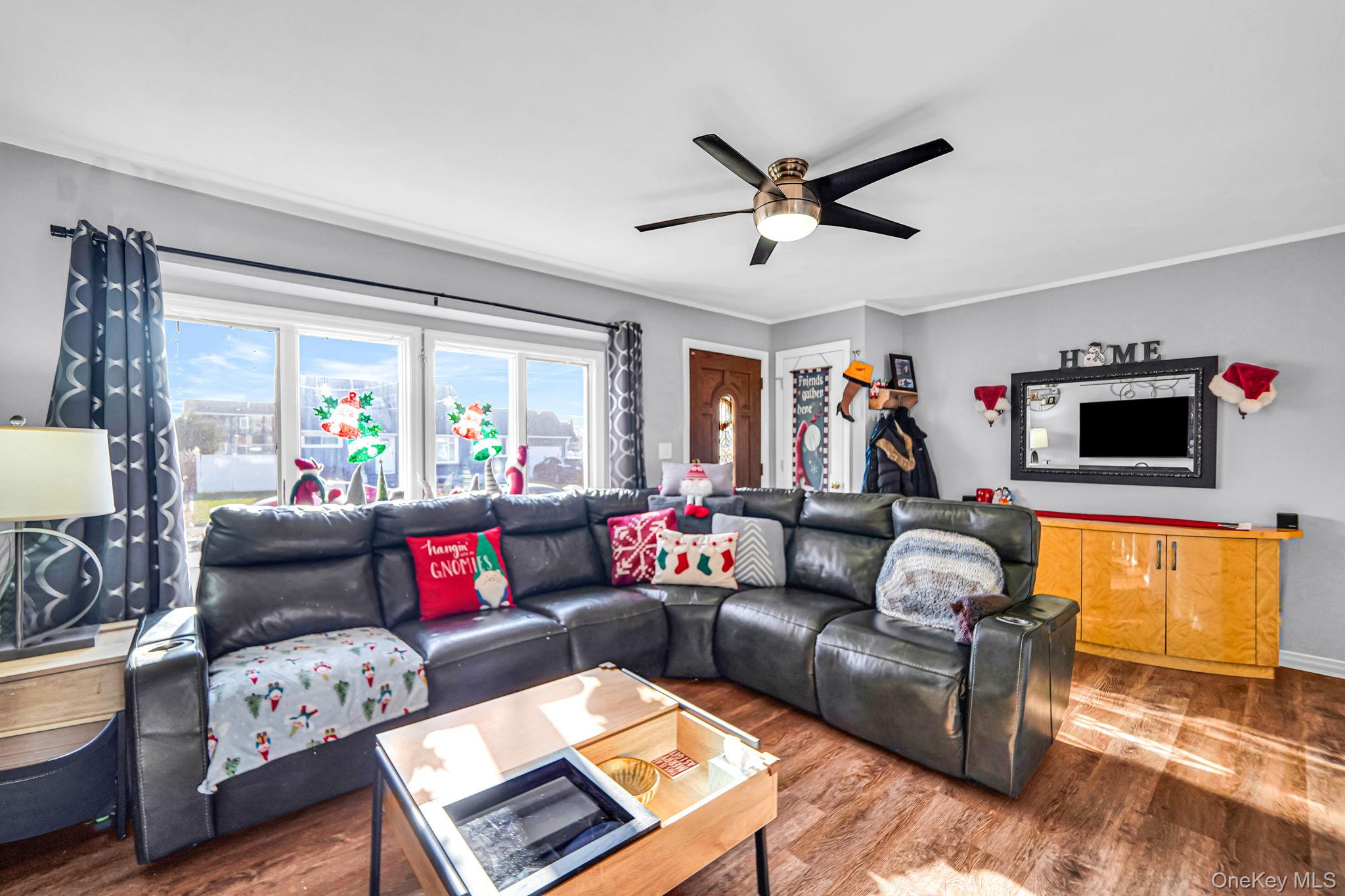 #3 photo, 386 33rd Street, Lindenhurst , NY 11757