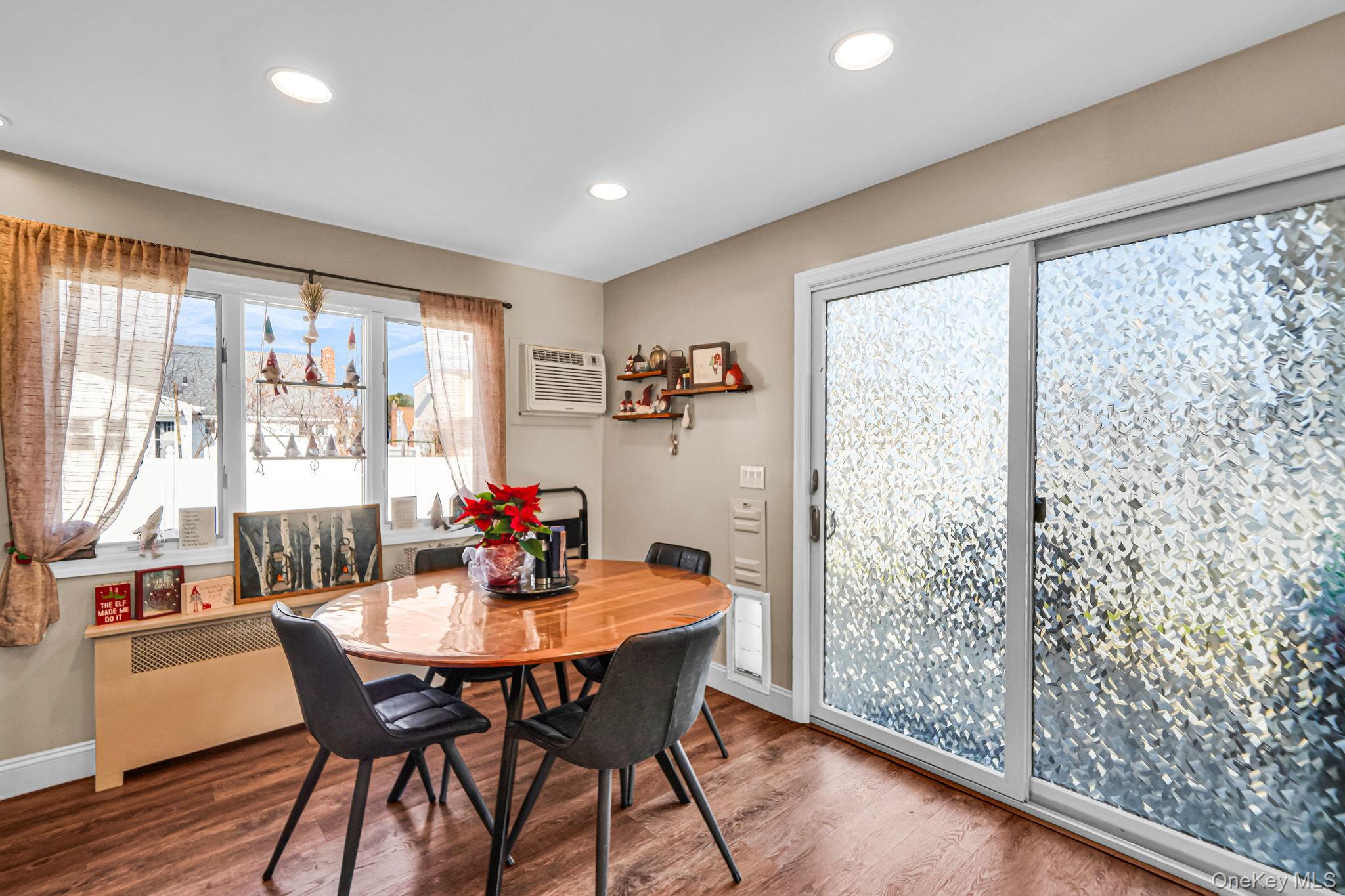 #6 photo, 386 33rd Street, Lindenhurst , NY 11757