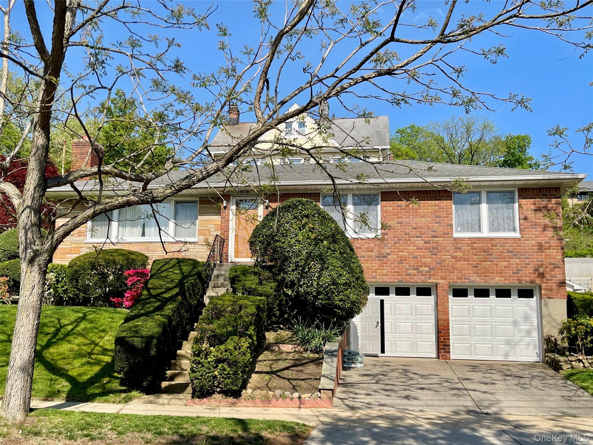 #1 photo, 3905 Douglaston Parkway, Douglaston , NY 11363