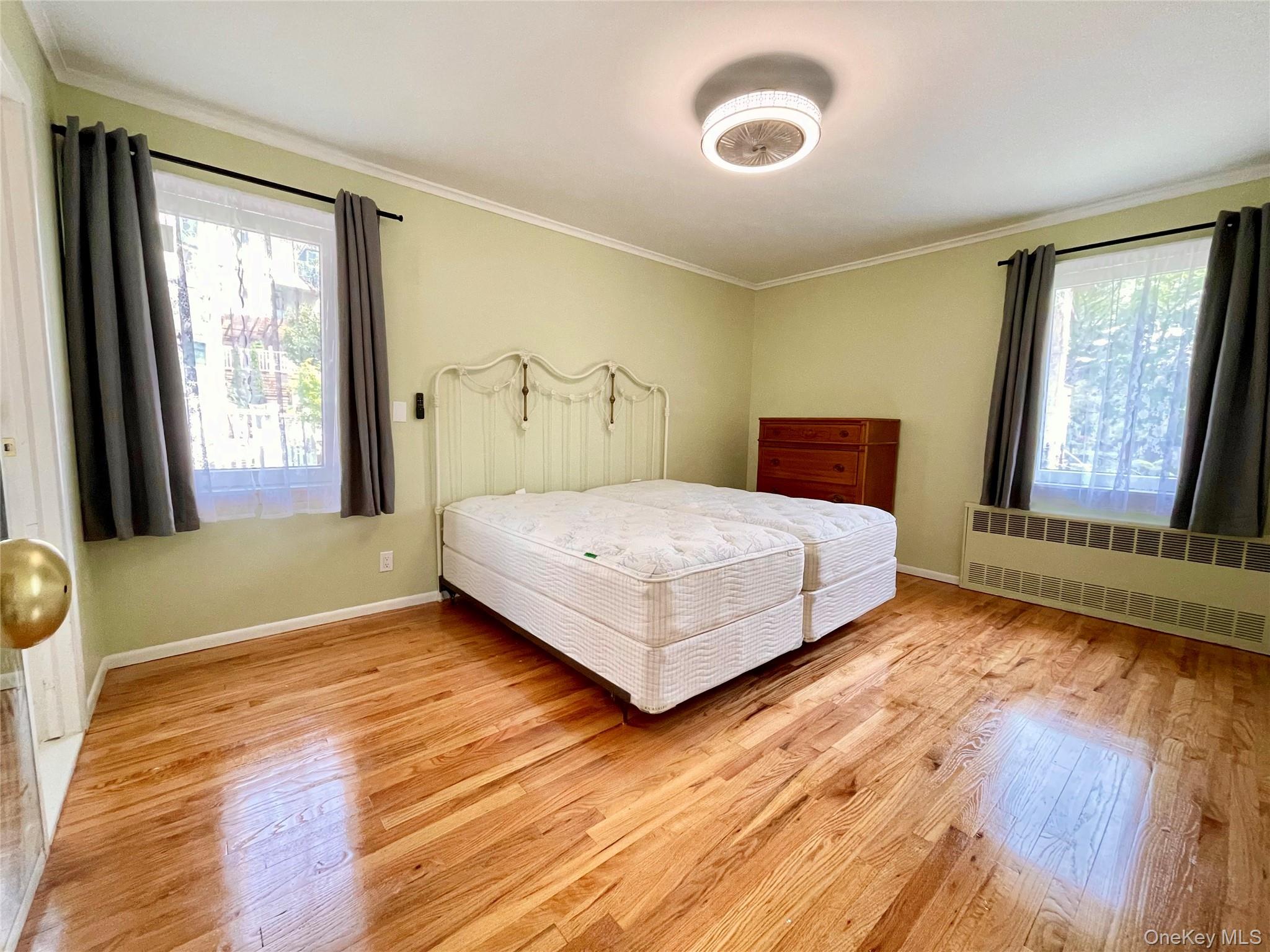 #15 photo, 3905 Douglaston Parkway, Douglaston , NY 11363