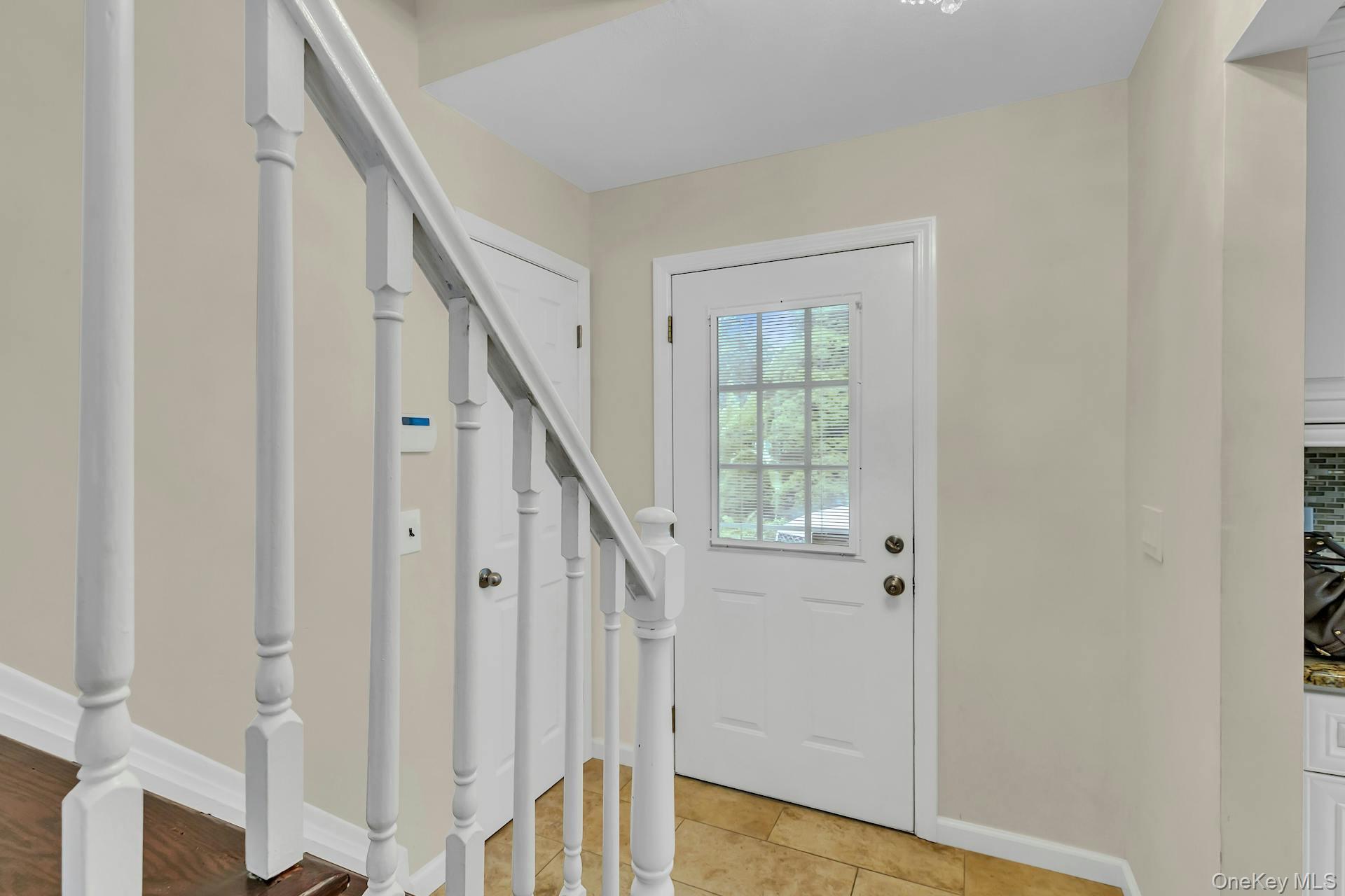 #5 photo, 17 Lovell Road, מחוז סאפוק Hampton Bays , NY 11946