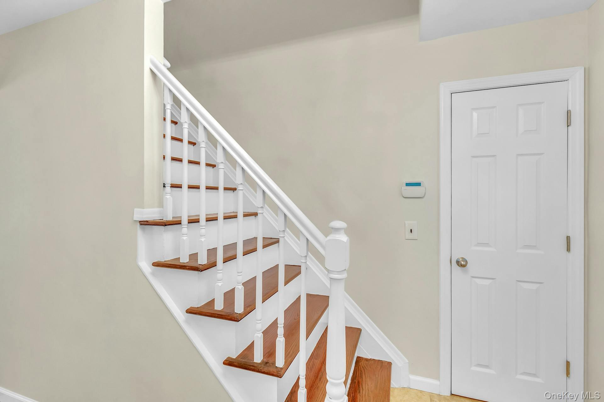 #6 photo, 17 Lovell Road, מחוז סאפוק Hampton Bays , NY 11946