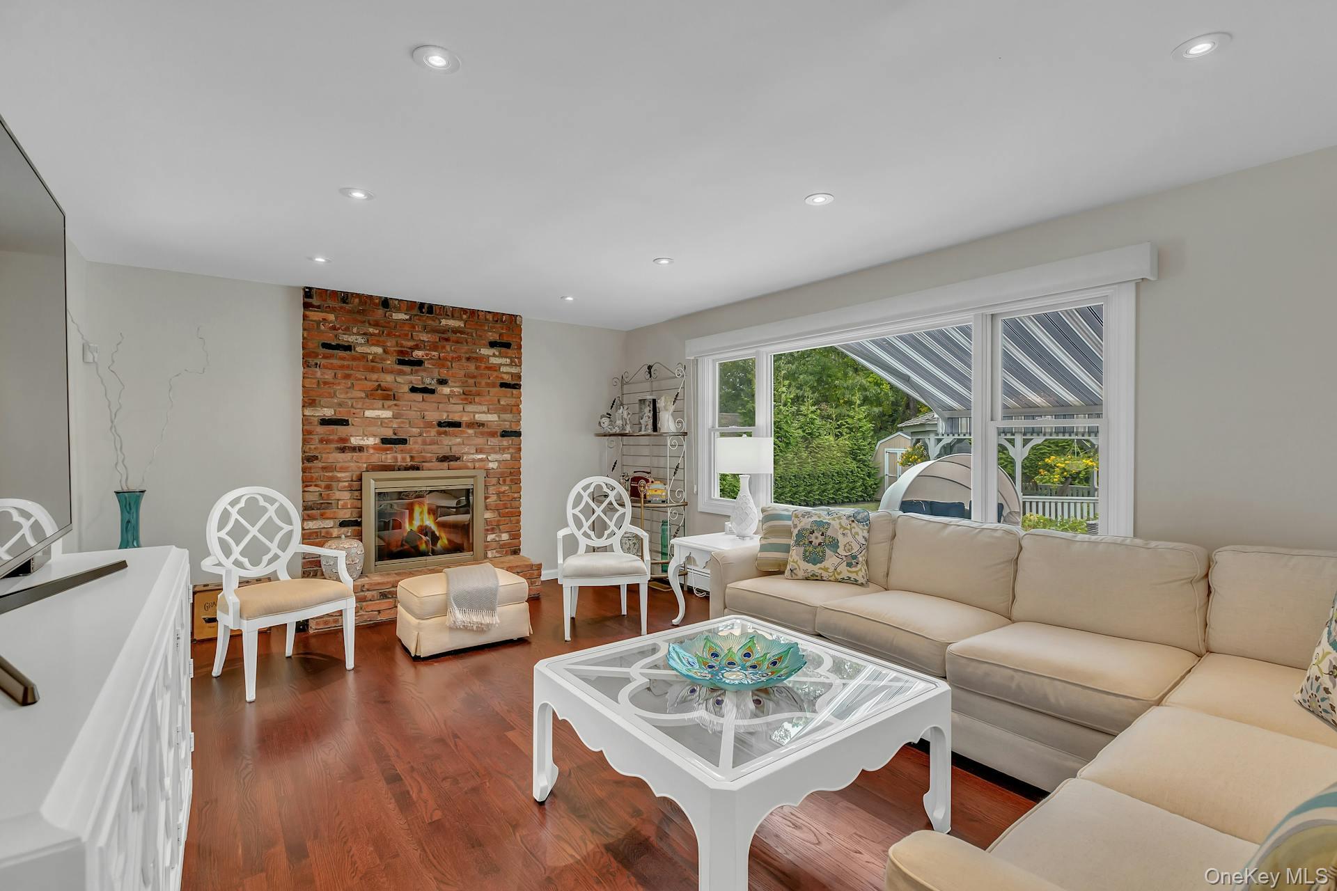 #9 photo, 17 Lovell Road, מחוז סאפוק Hampton Bays , NY 11946