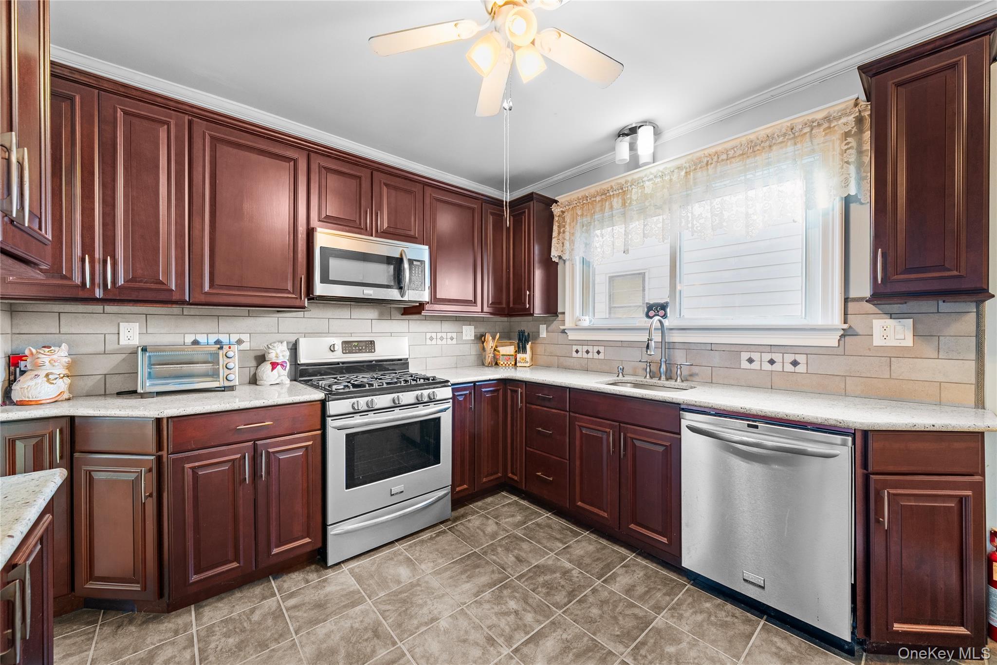 #17 photo, 2847 Grand Avenue, Baldwin , NY 11510