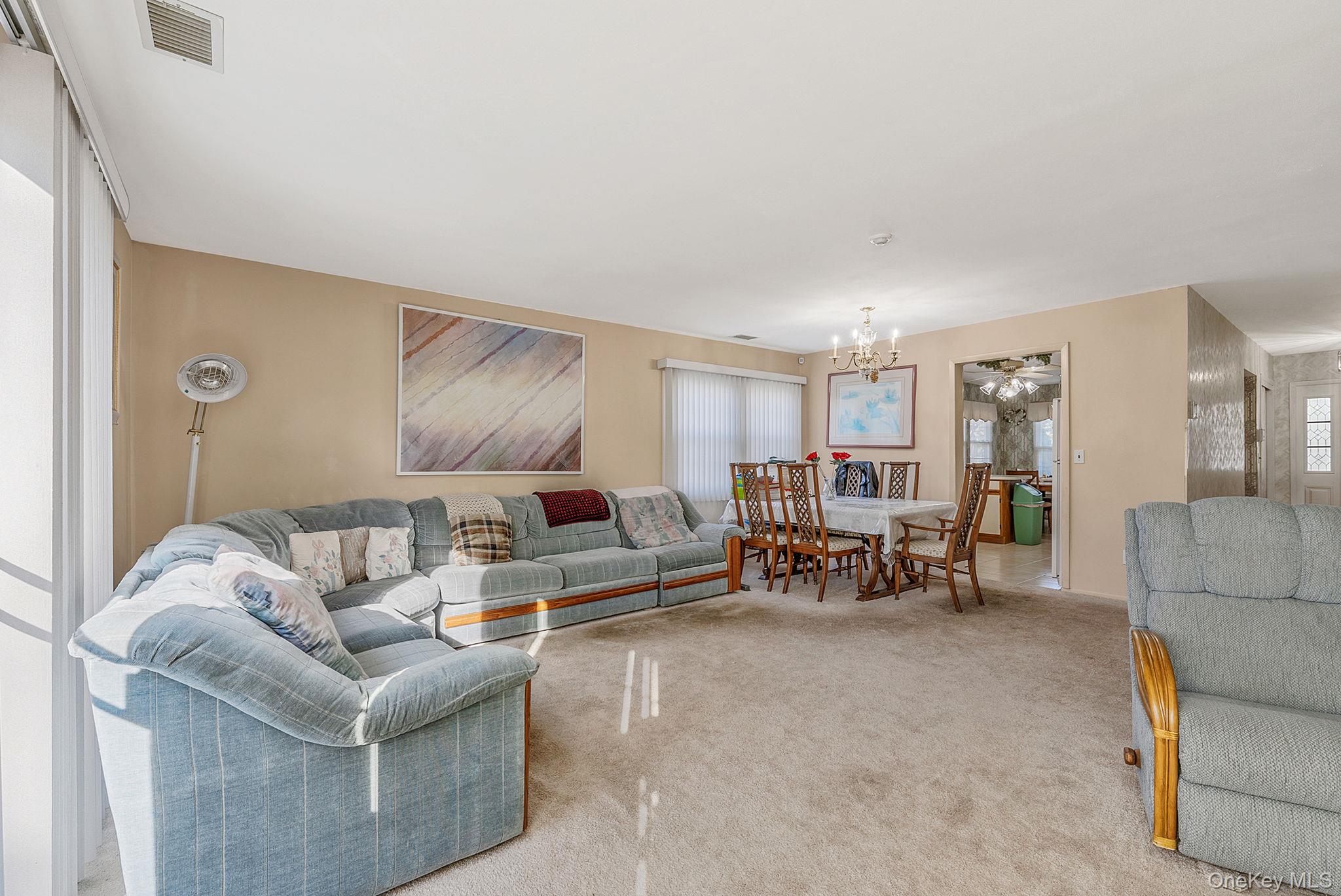 #16 photo, 11 Gazebo Lane, Holtsville , NY 11742