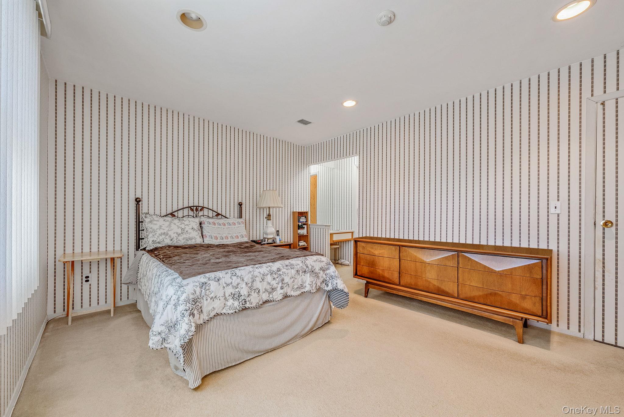 #17 photo, 11 Gazebo Lane, Holtsville , NY 11742