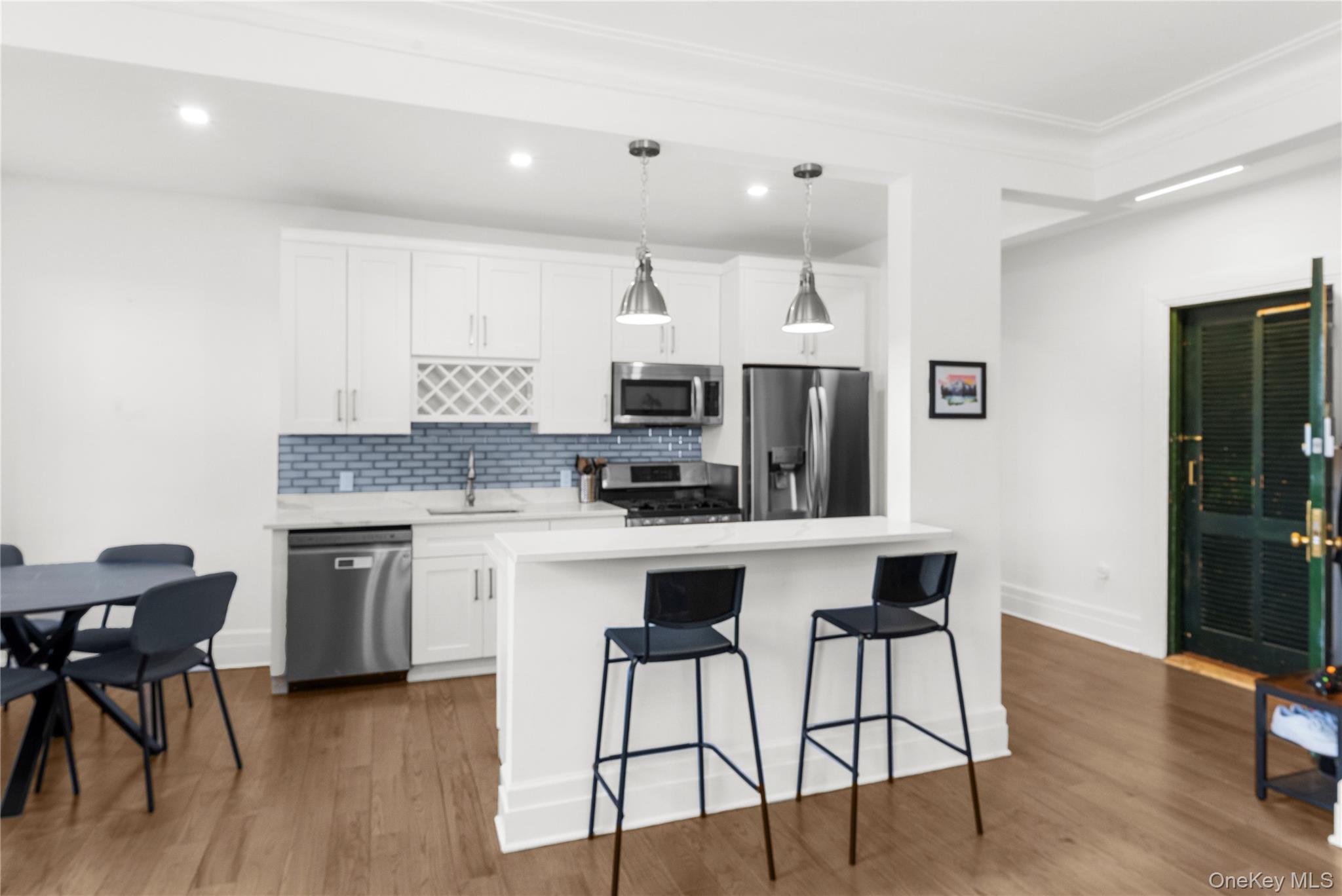 #8 photo, 37 Brompton Road, ग्रेट नेक Great Neck , NY 11022