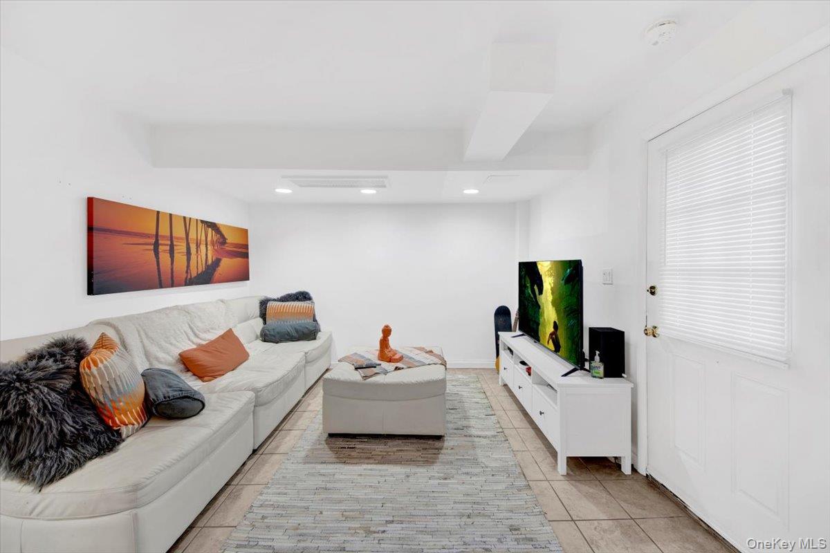 #4 photo, 1456 Boston Post Road, Larchmont , NY 10538