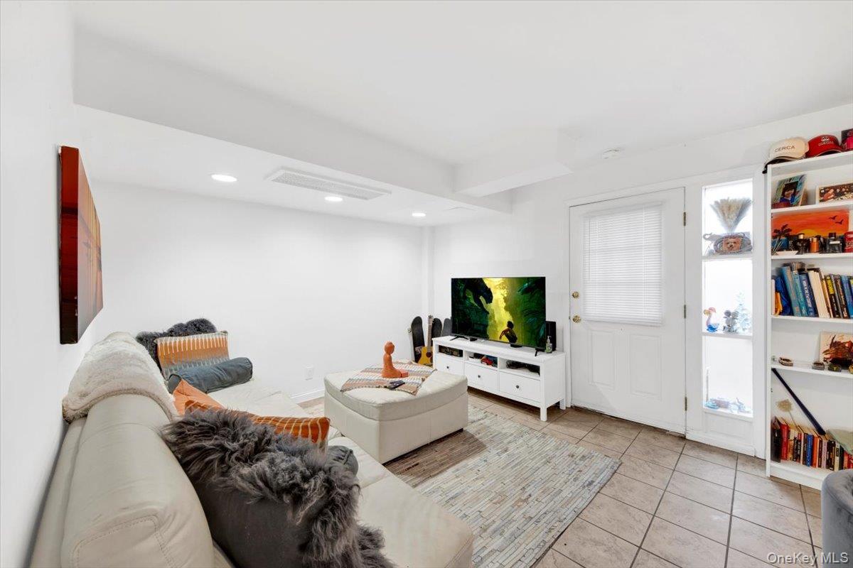 #6 photo, 1456 Boston Post Road, Larchmont , NY 10538