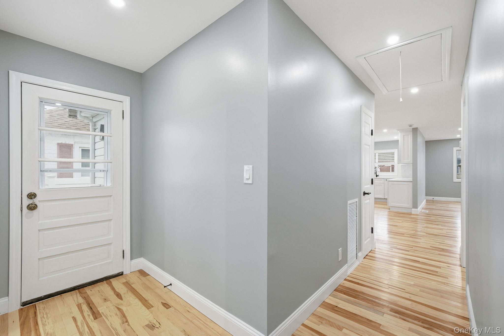 #13 photo, 2489 Beltagh Avenue, מחוז נסאו North Bellmore , NY 11710