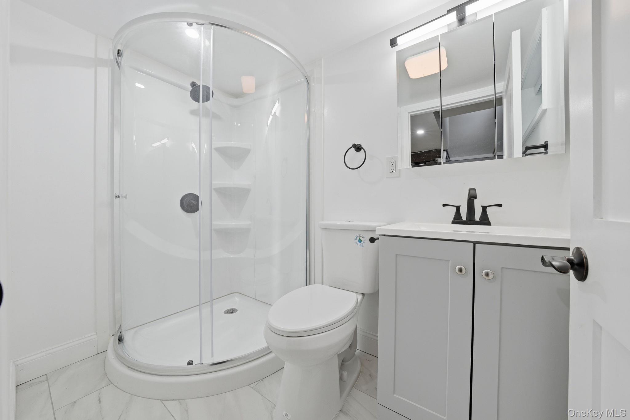 #15 photo, 2489 Beltagh Avenue, מחוז נסאו North Bellmore , NY 11710