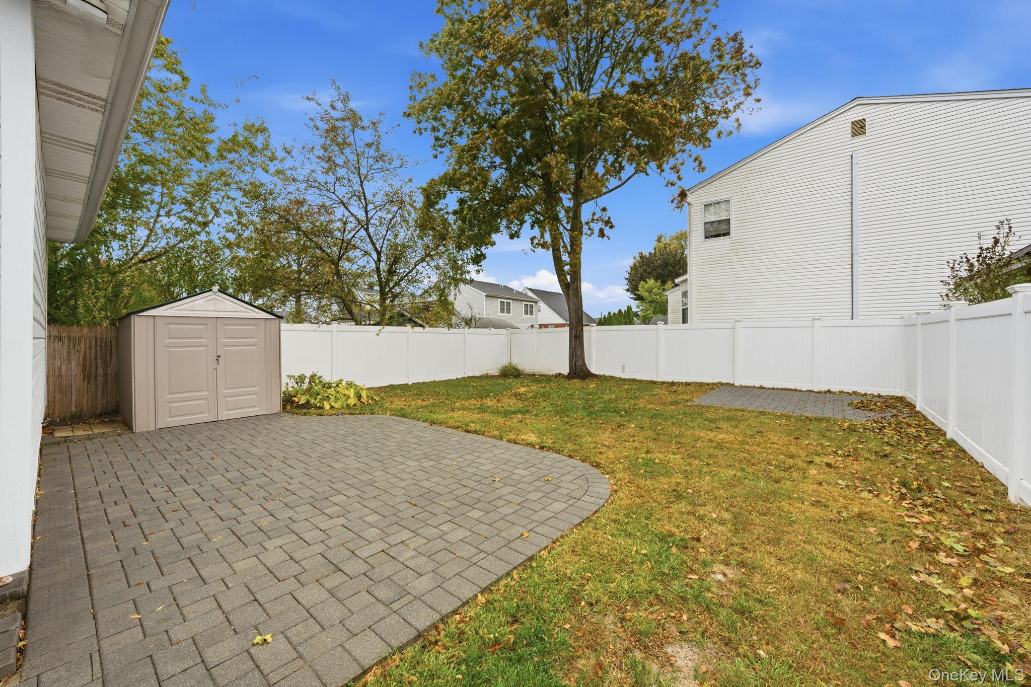 #16 photo, 2489 Beltagh Avenue, מחוז נסאו North Bellmore , NY 11710