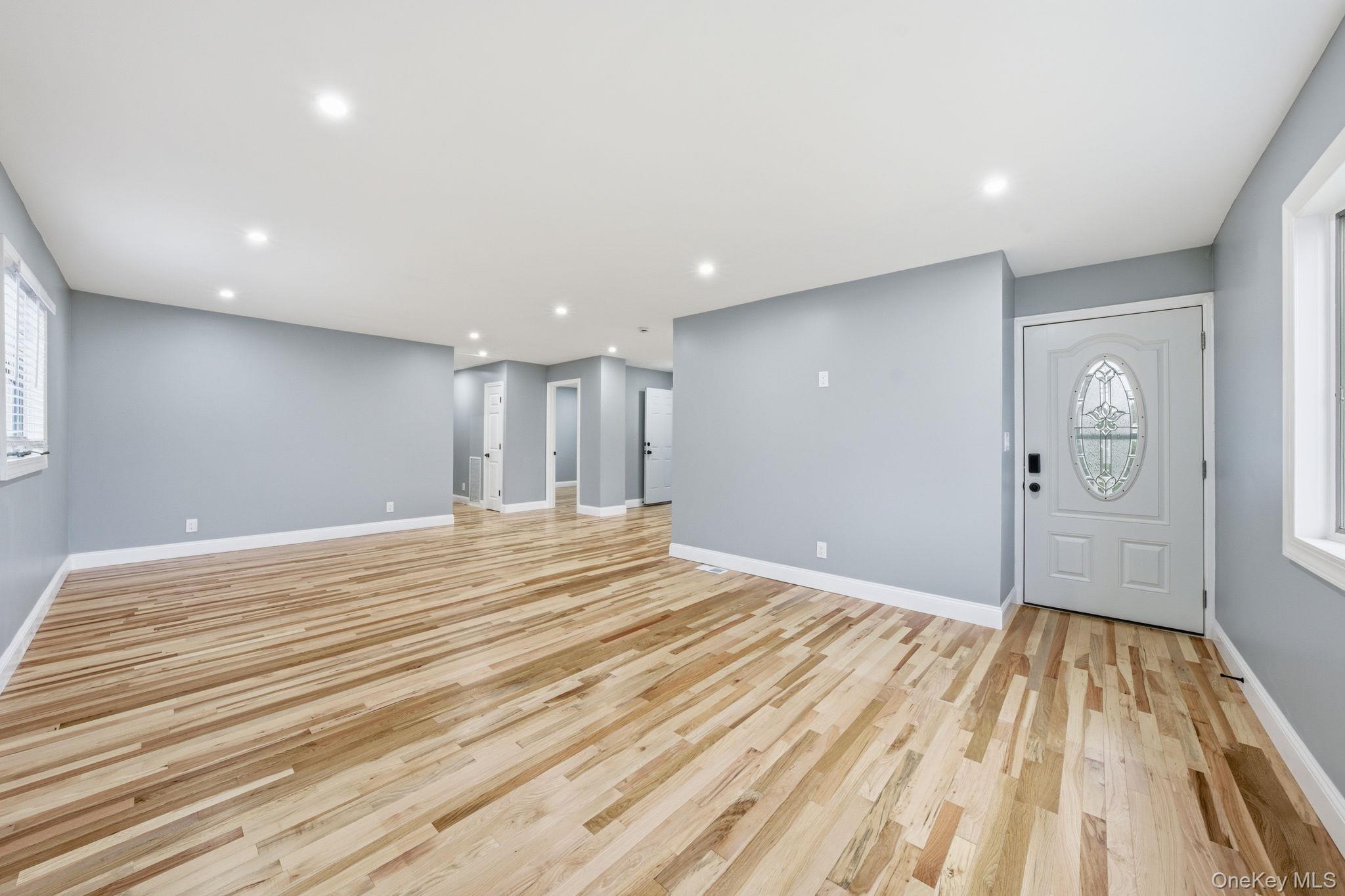 #4 photo, 2489 Beltagh Avenue, מחוז נסאו North Bellmore , NY 11710