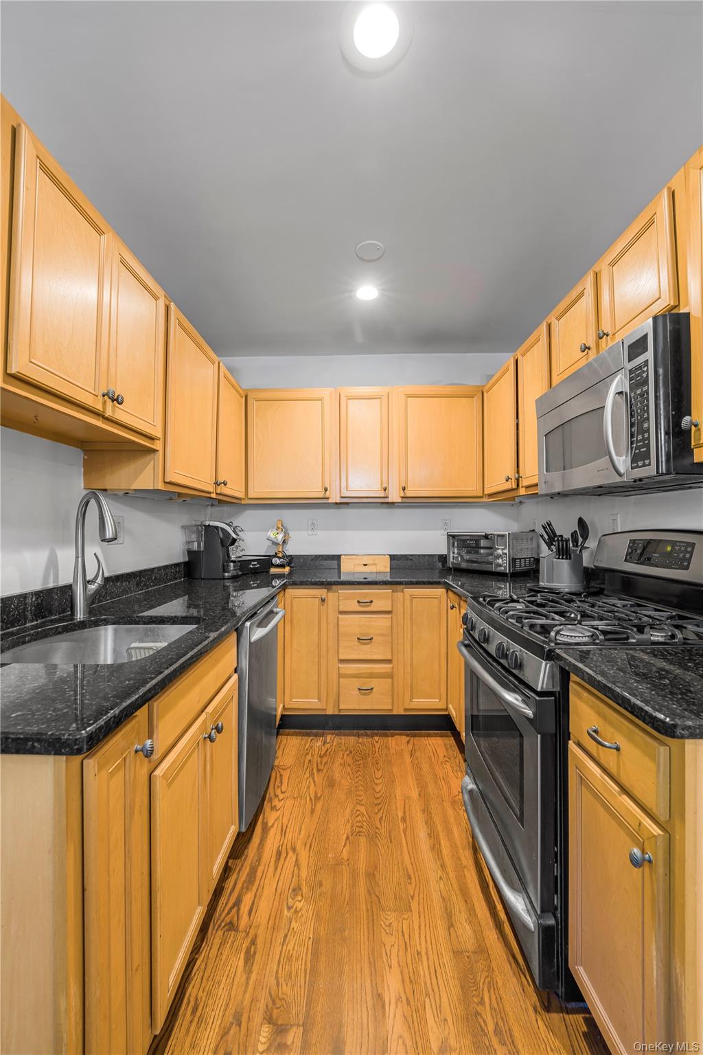 #11 photo, 13 Bryant Cres, White Plains , NY 10605