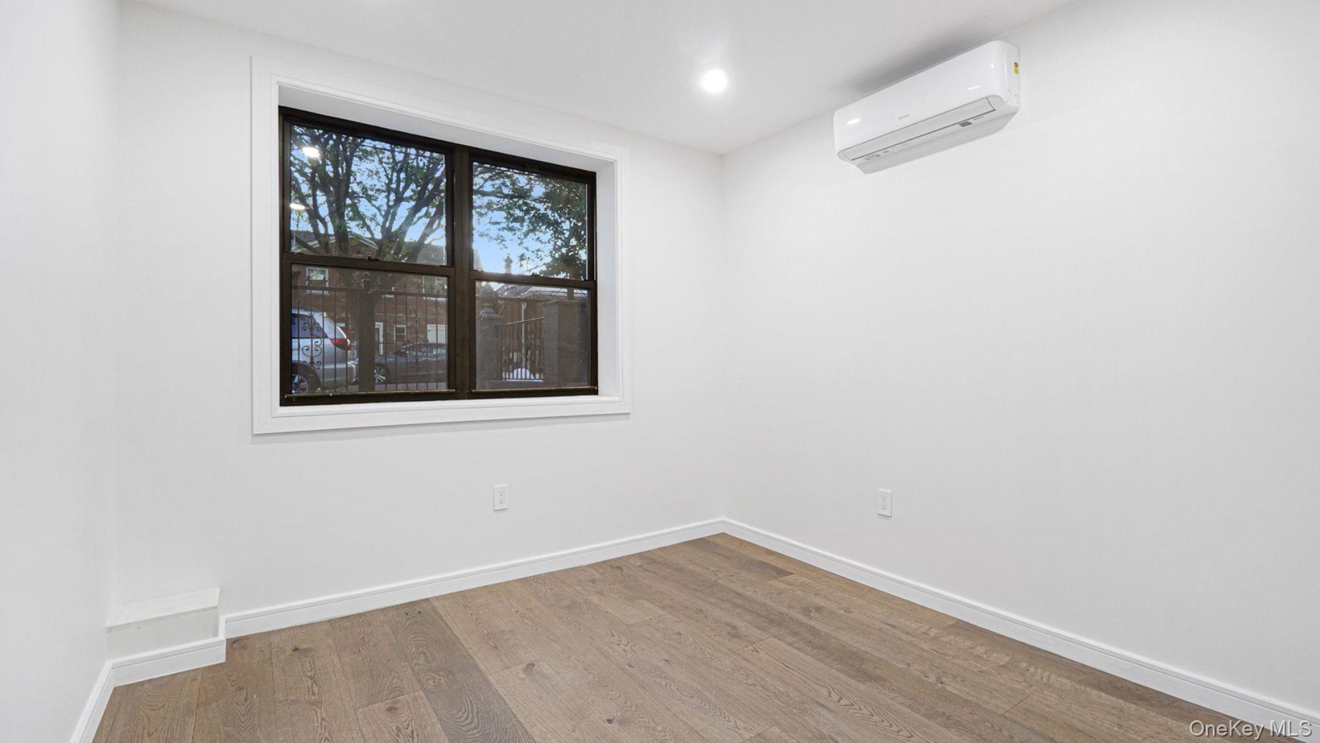 #12 photo, 1143 E 224th Street, Bronx , NY 10466