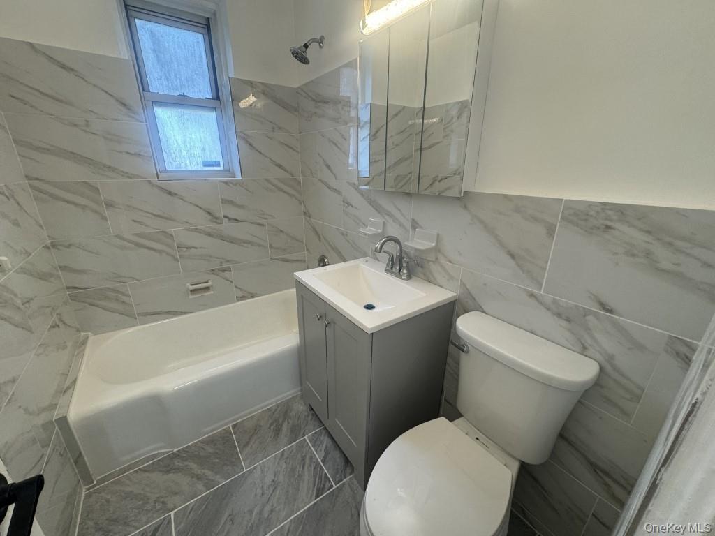 #5 photo, 5639 Netherland Avenue, Bronx , NY 10471