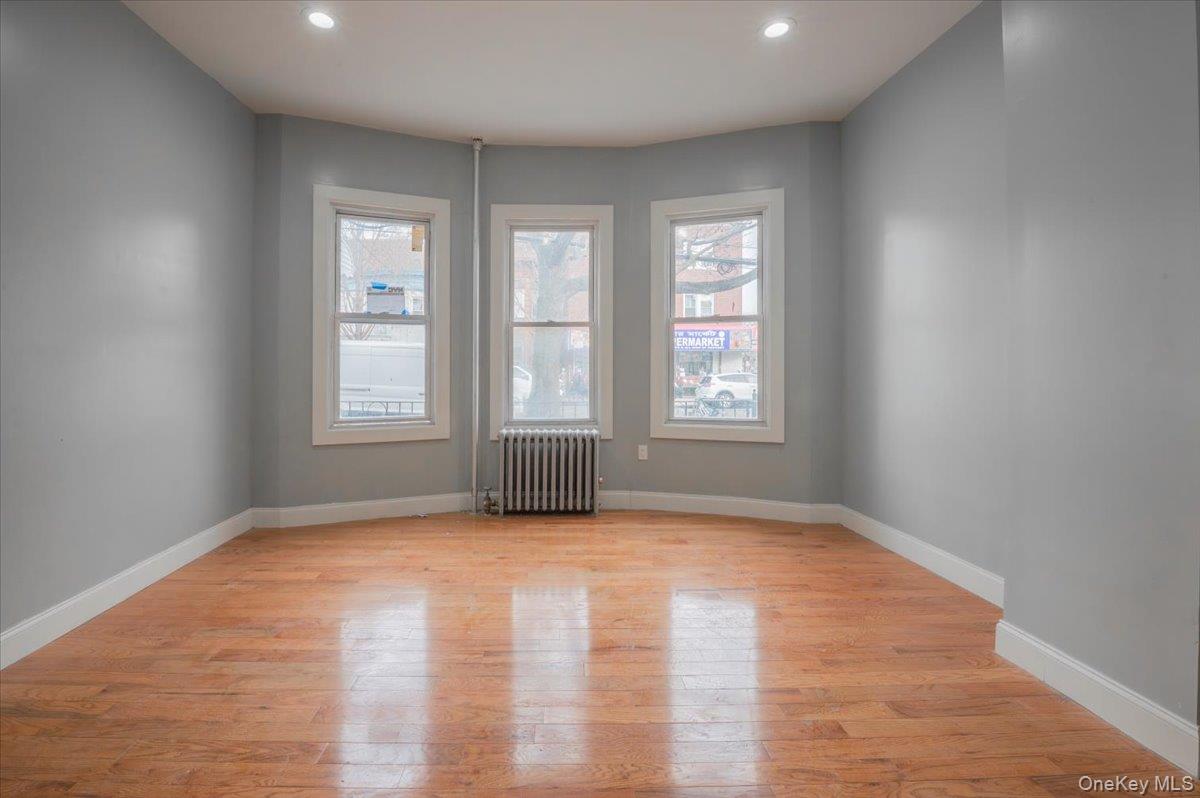 #5 photo, 1439 Zerega Avenue, Bronx , NY 10462