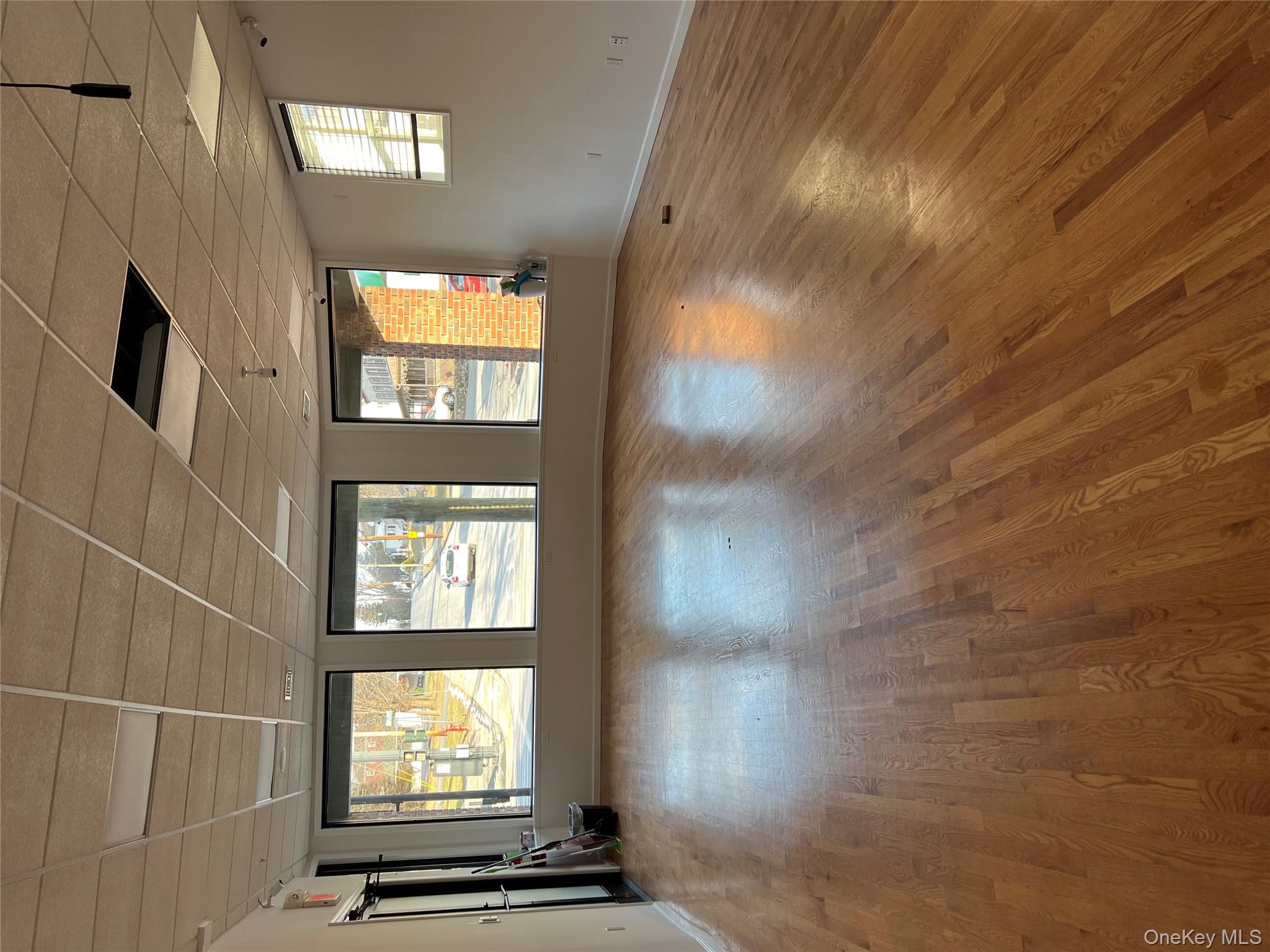 #4 photo, 2 N Main Street, 紐約州 Florida , NY 10921