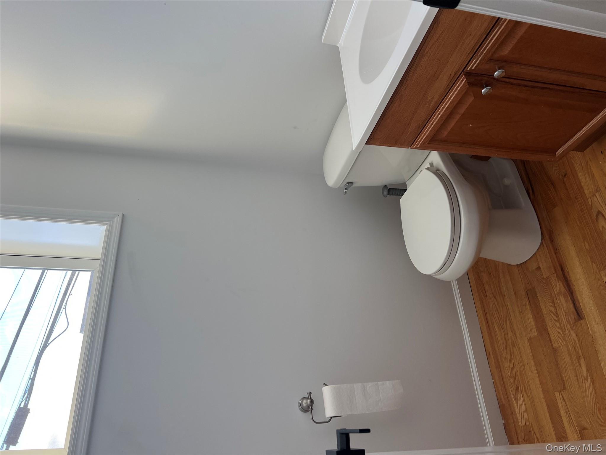 #8 photo, 2 N Main Street, 紐約州 Florida , NY 10921