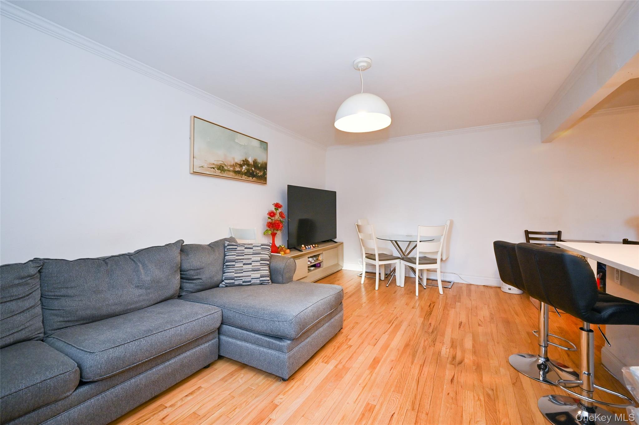 #7 photo, 15030 71st Avenue, 플러싱 Flushing , NY 11367