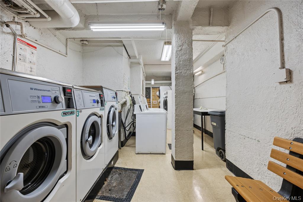 #13 photo, 99-63 66 ave, কুইন্‌স Rego Park , NY 11374