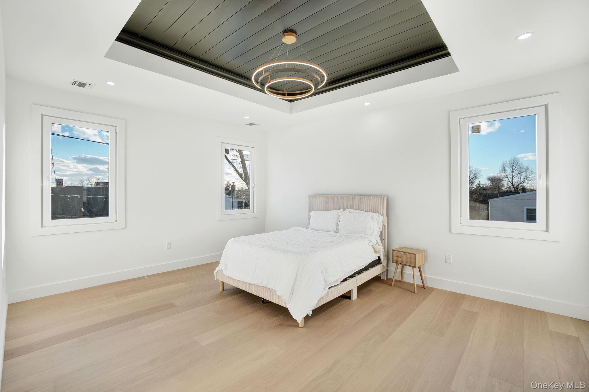 #15 photo, 35 Castle Lane, מחוז נסאו Levittown , NY 11756