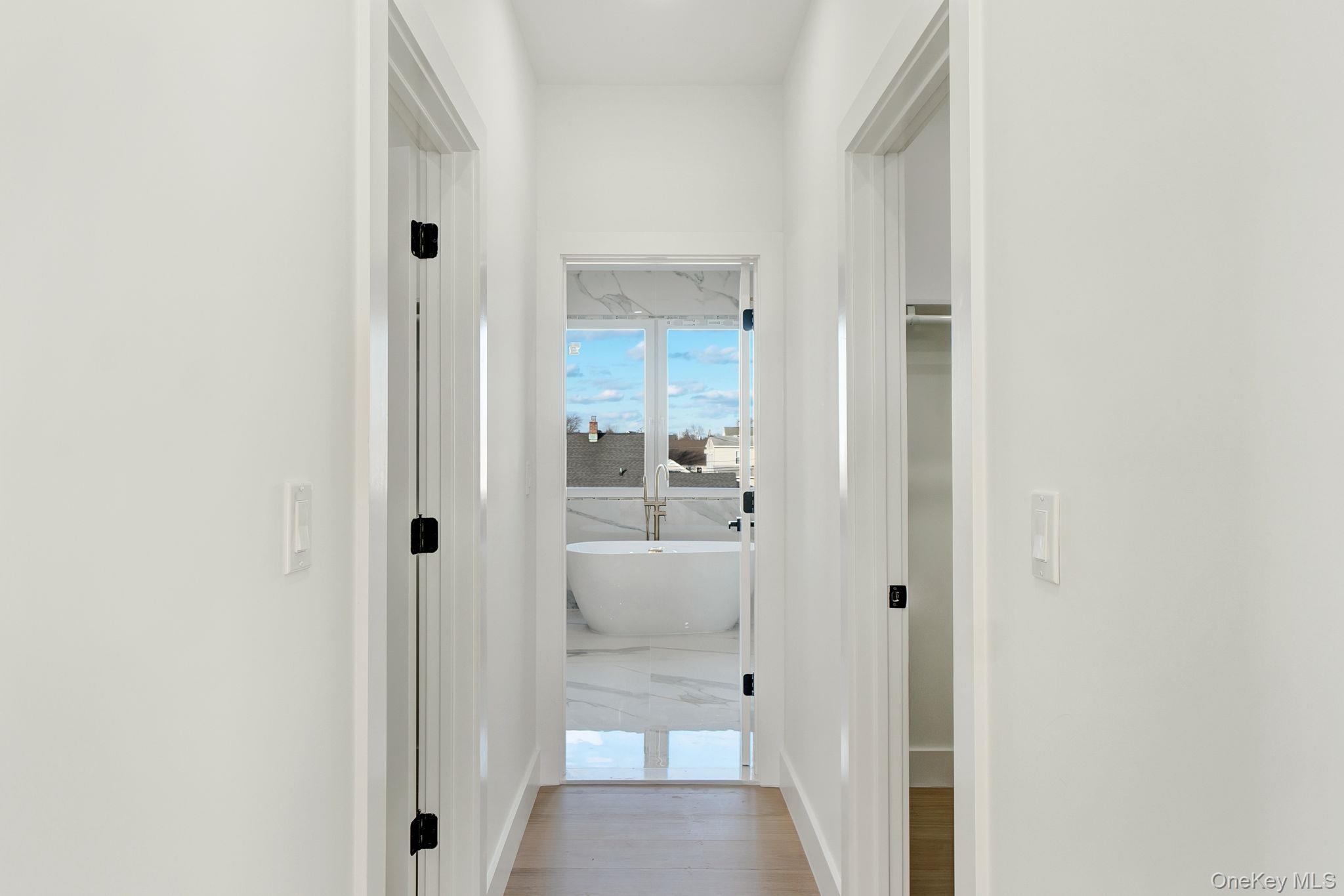 #17 photo, 35 Castle Lane, מחוז נסאו Levittown , NY 11756