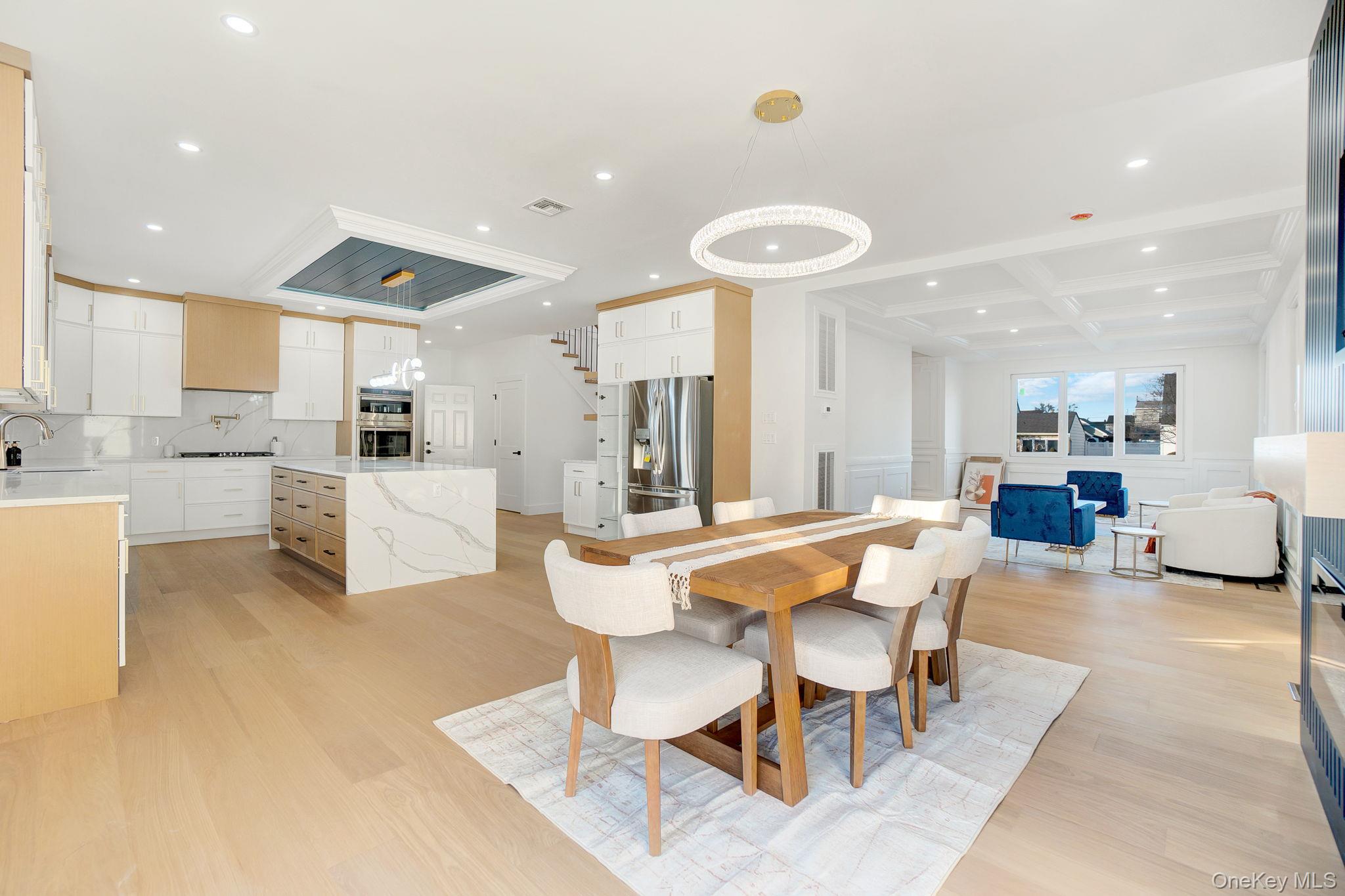 #7 photo, 35 Castle Lane, מחוז נסאו Levittown , NY 11756