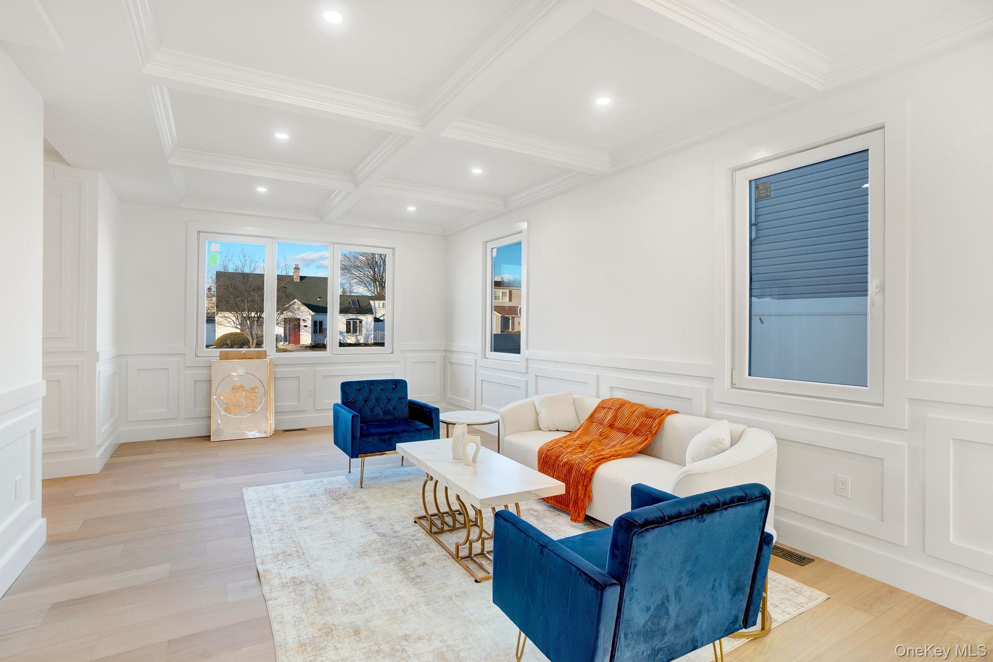 #9 photo, 35 Castle Lane, מחוז נסאו Levittown , NY 11756