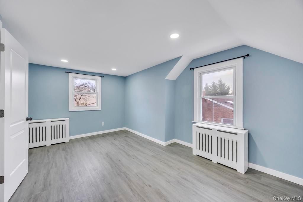 #11 photo, 847 N Clinton Avenue, Lindenhurst , NY 11757