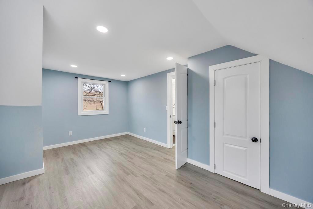 #14 photo, 847 N Clinton Avenue, Lindenhurst , NY 11757