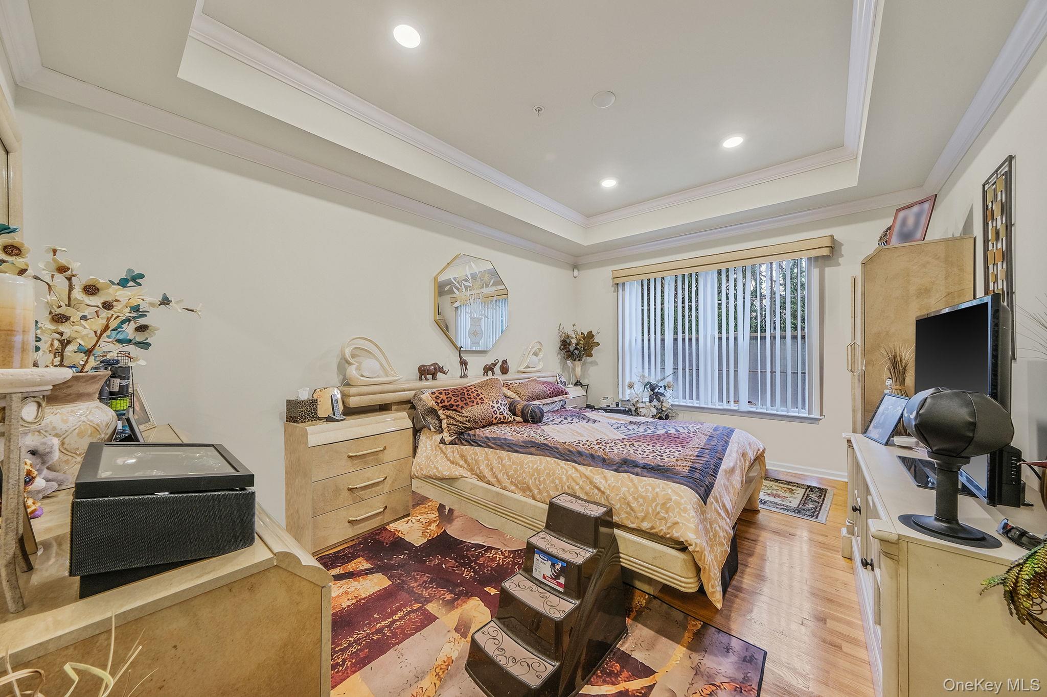 #16 photo, 119 Wildwood Circle, Holtsville , NY 11742