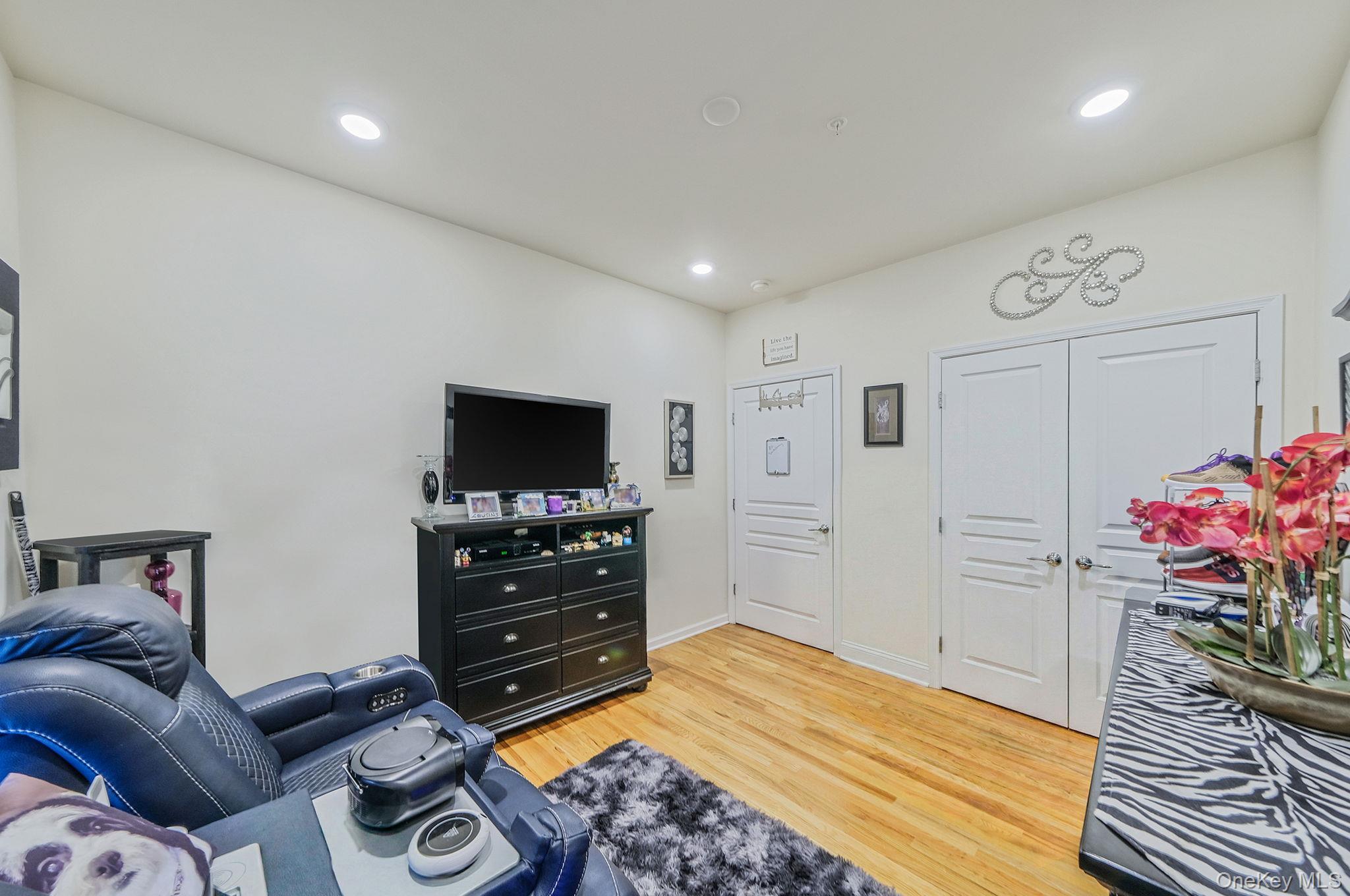 #19 photo, 119 Wildwood Circle, Holtsville , NY 11742