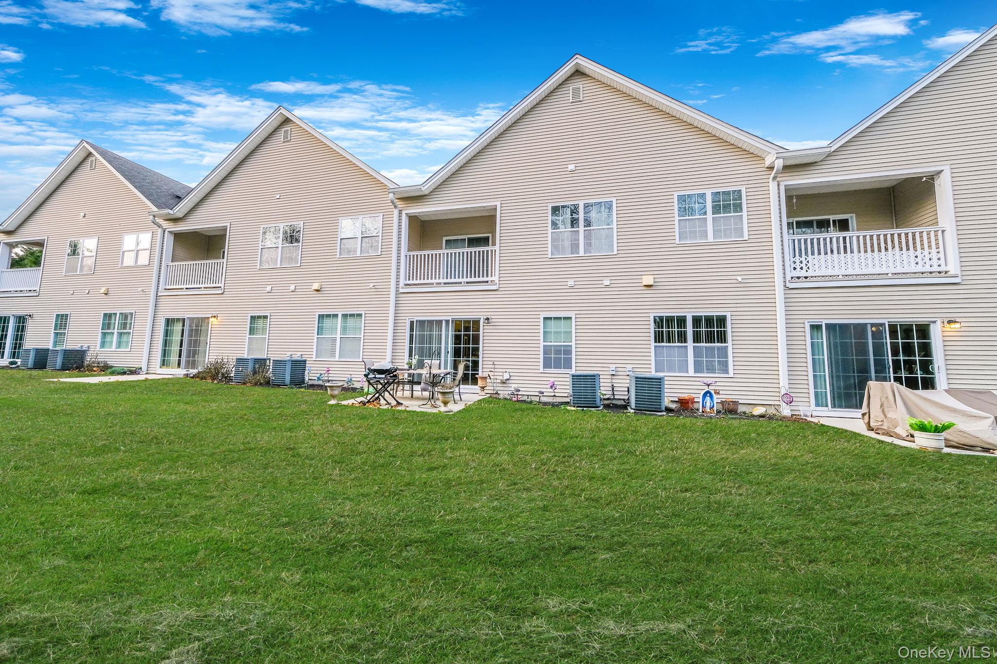 #5 photo, 119 Wildwood Circle, Holtsville , NY 11742